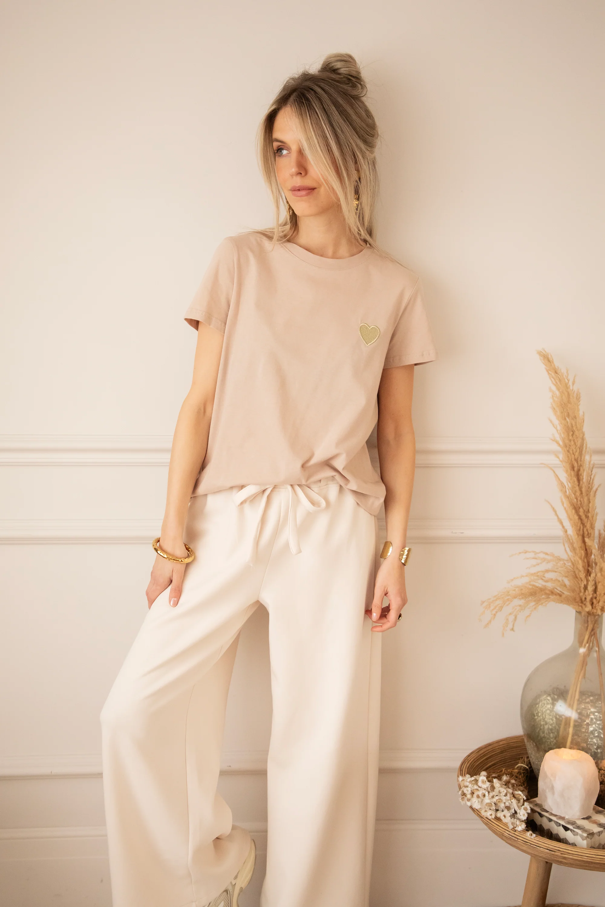 Beating Heart Taupe/Gold - T-Shirt - Image 6