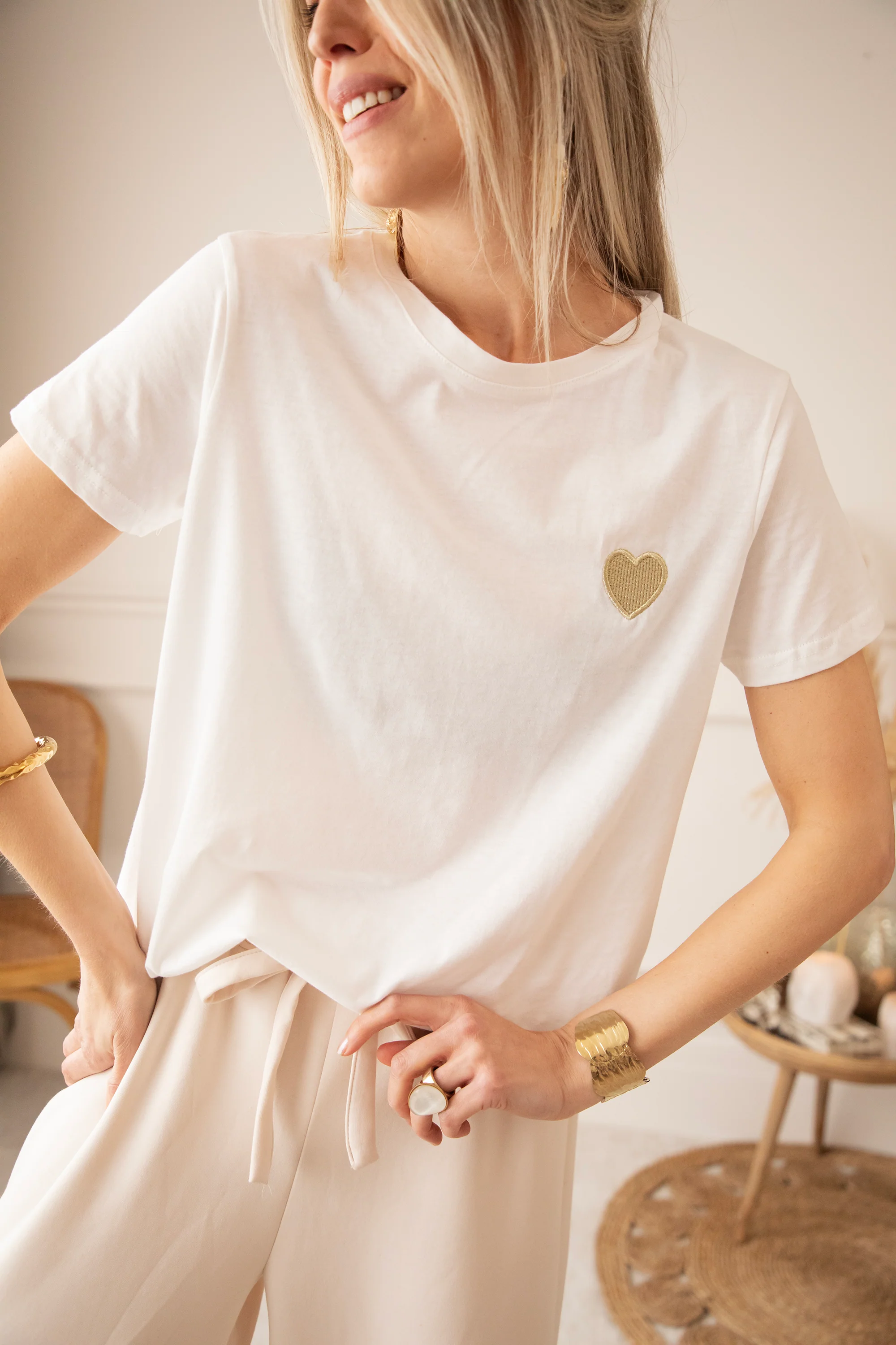 Beating Heart White/Gold - T-Shirt - Image 5