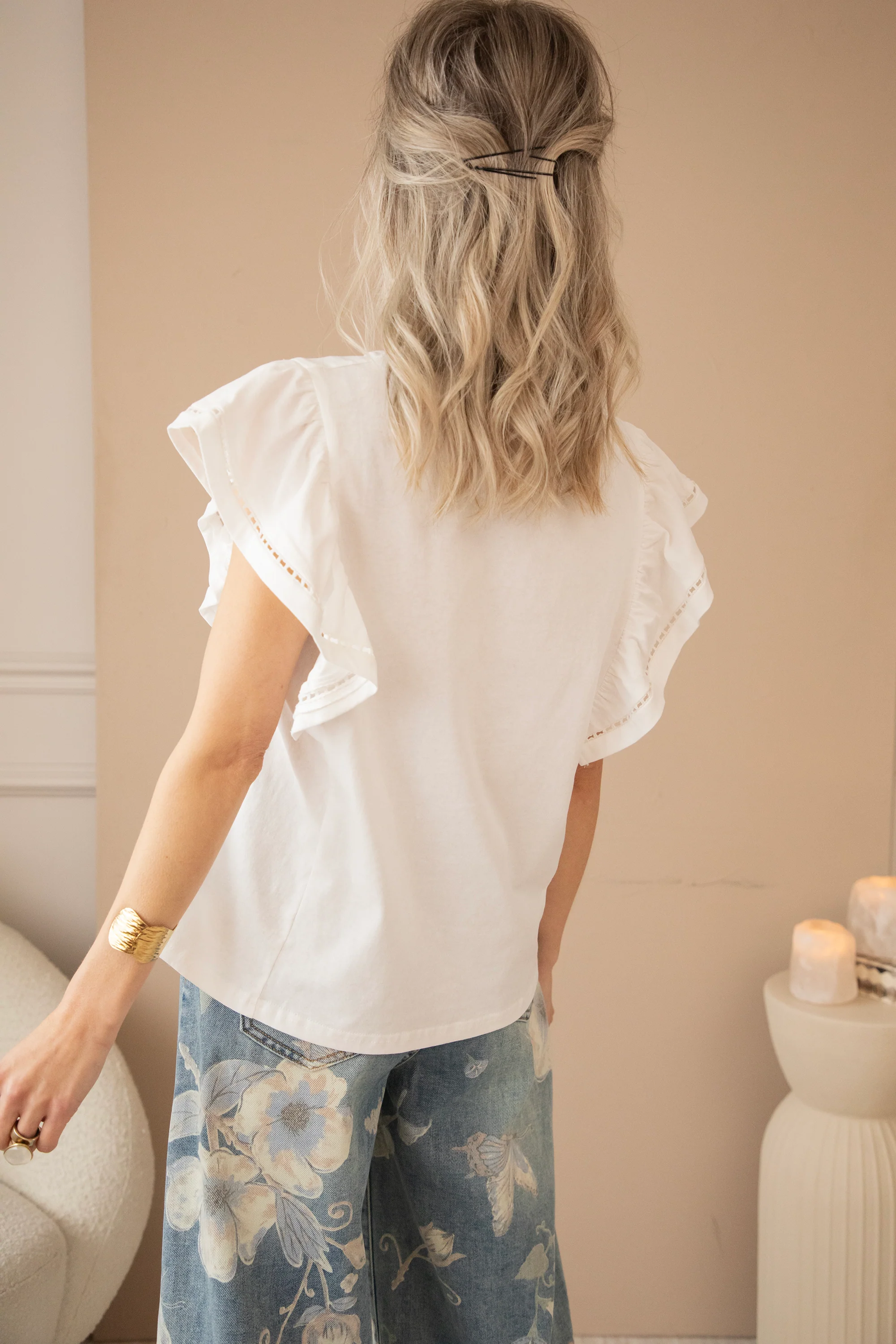 Beau Ruches White - T-Shirt - Image 7
