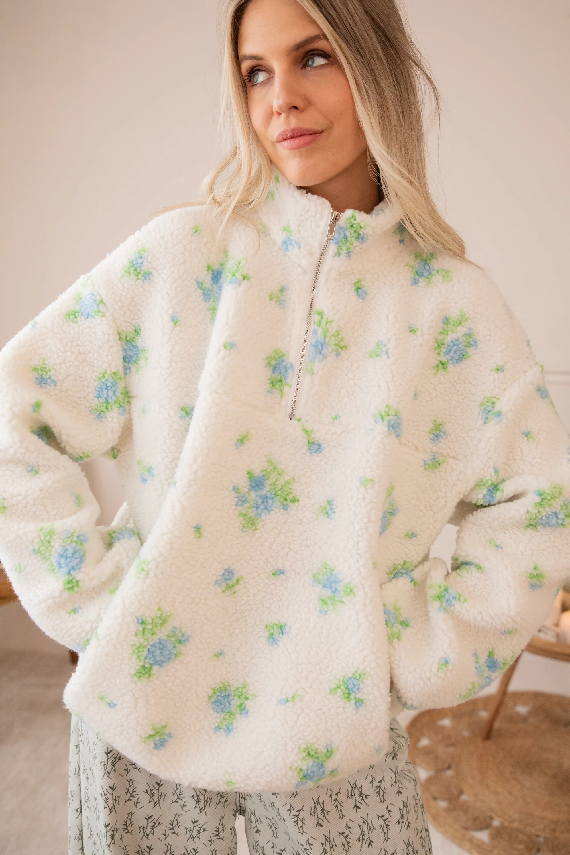 Blooming Bear Off White/Blue - Trui - Image 7