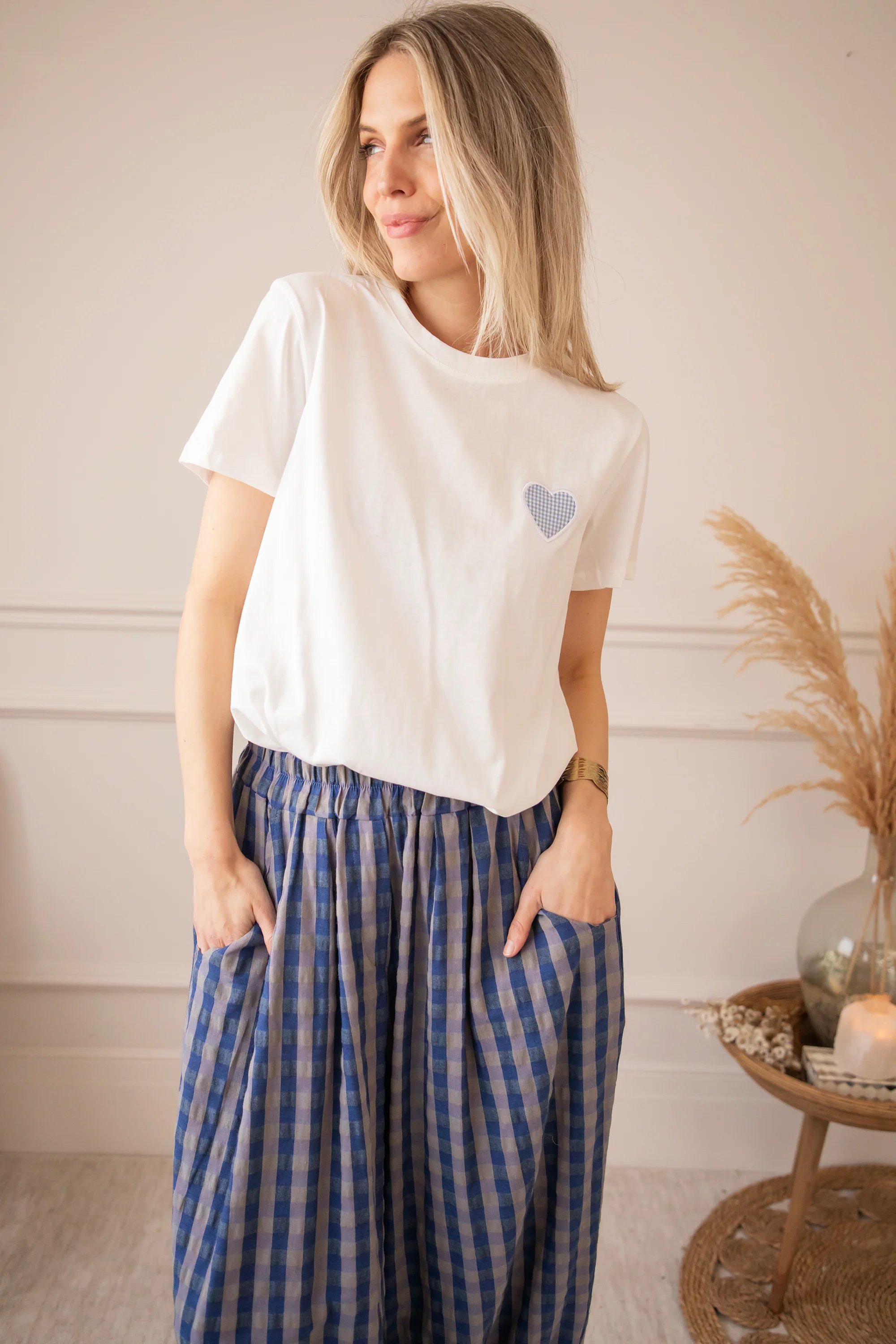 Checkered Beating Heart White/Blue - T-Shirt - Image 3