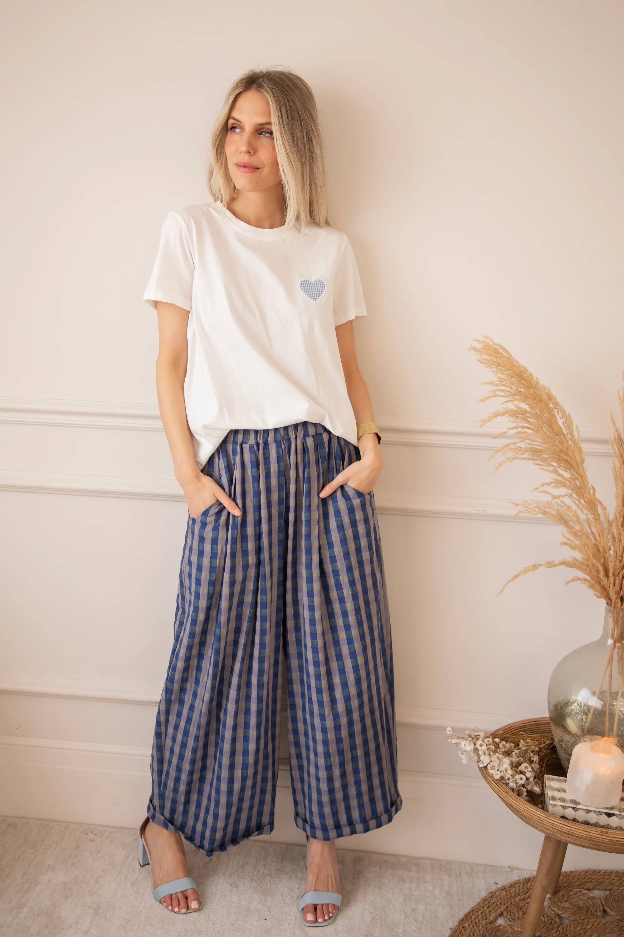 Checkered Beating Heart White/Blue - T-Shirt - Image 8