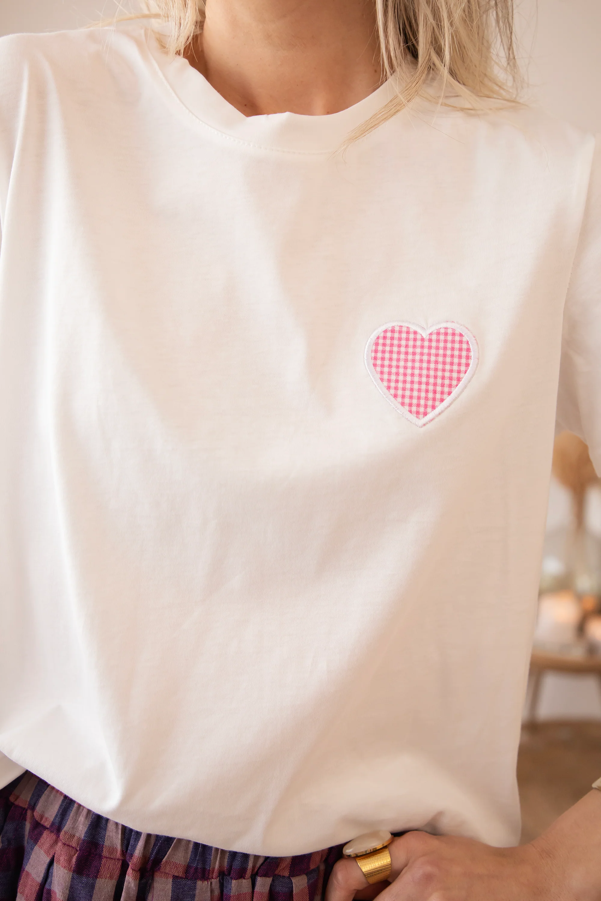 Checkered Beating Heart White/Pink - T-Shirt - Image 2