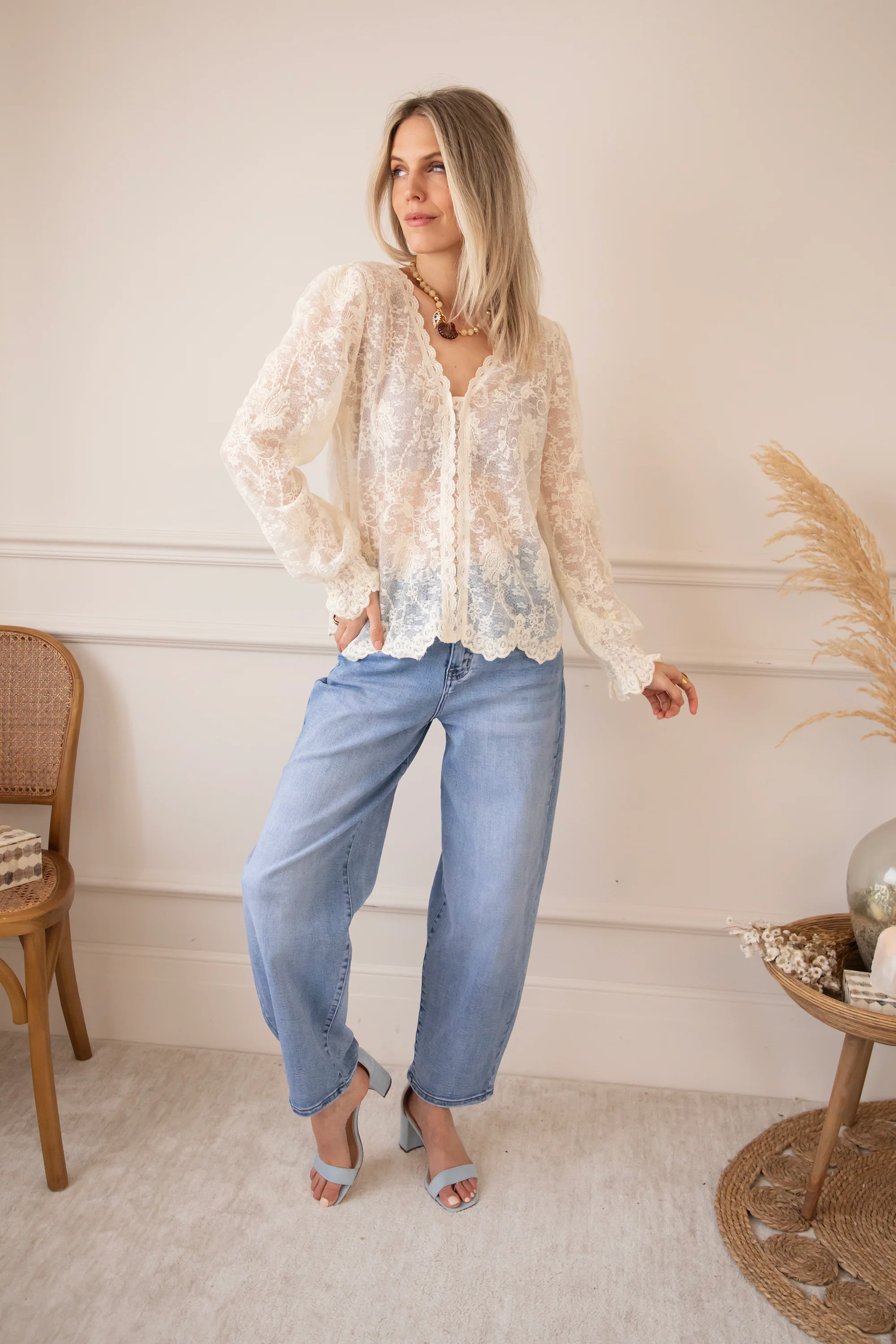 Douce Fleur Beige - Blouse - Image 3