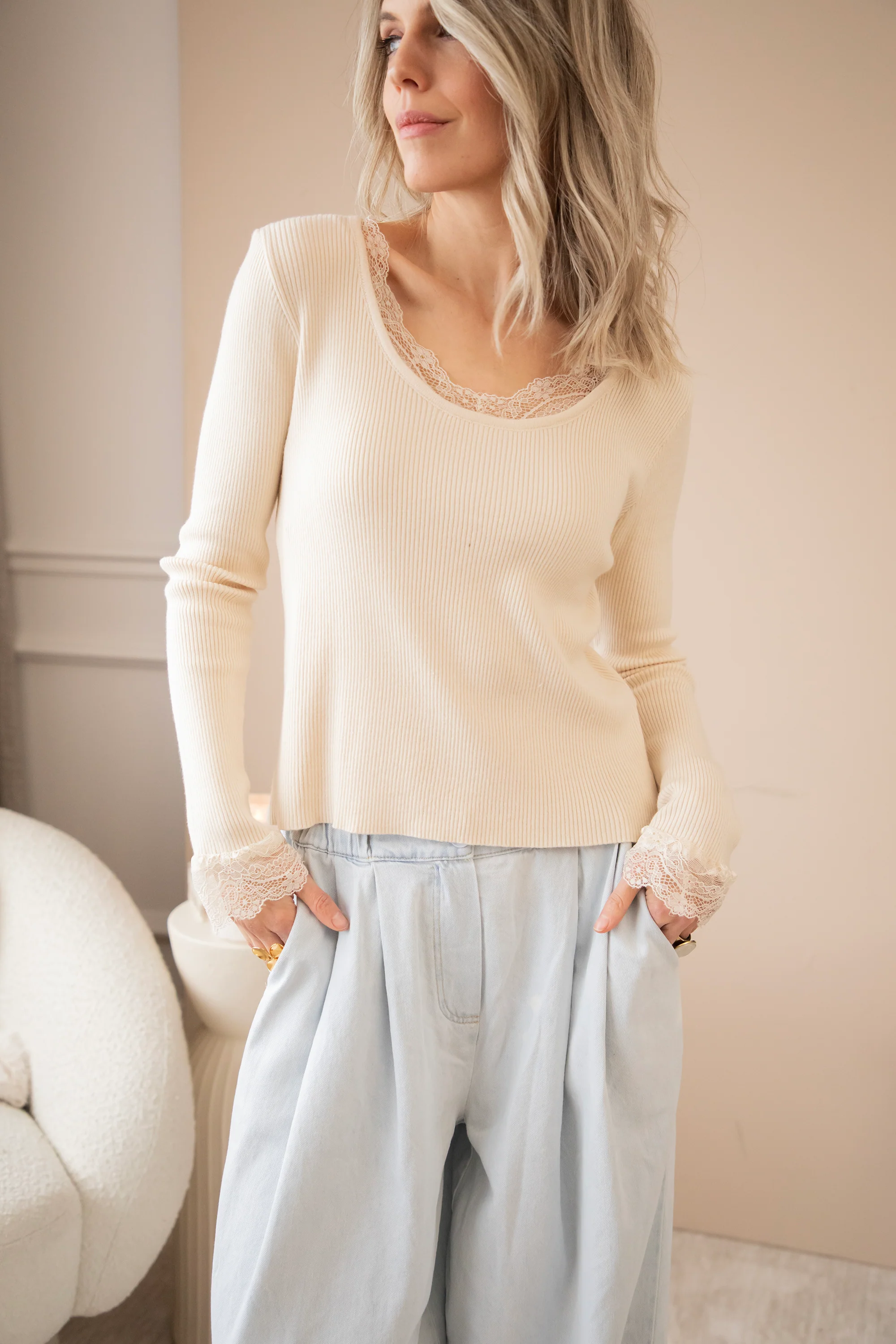 Elsie Laced Beige - Longsleeve - Image 3