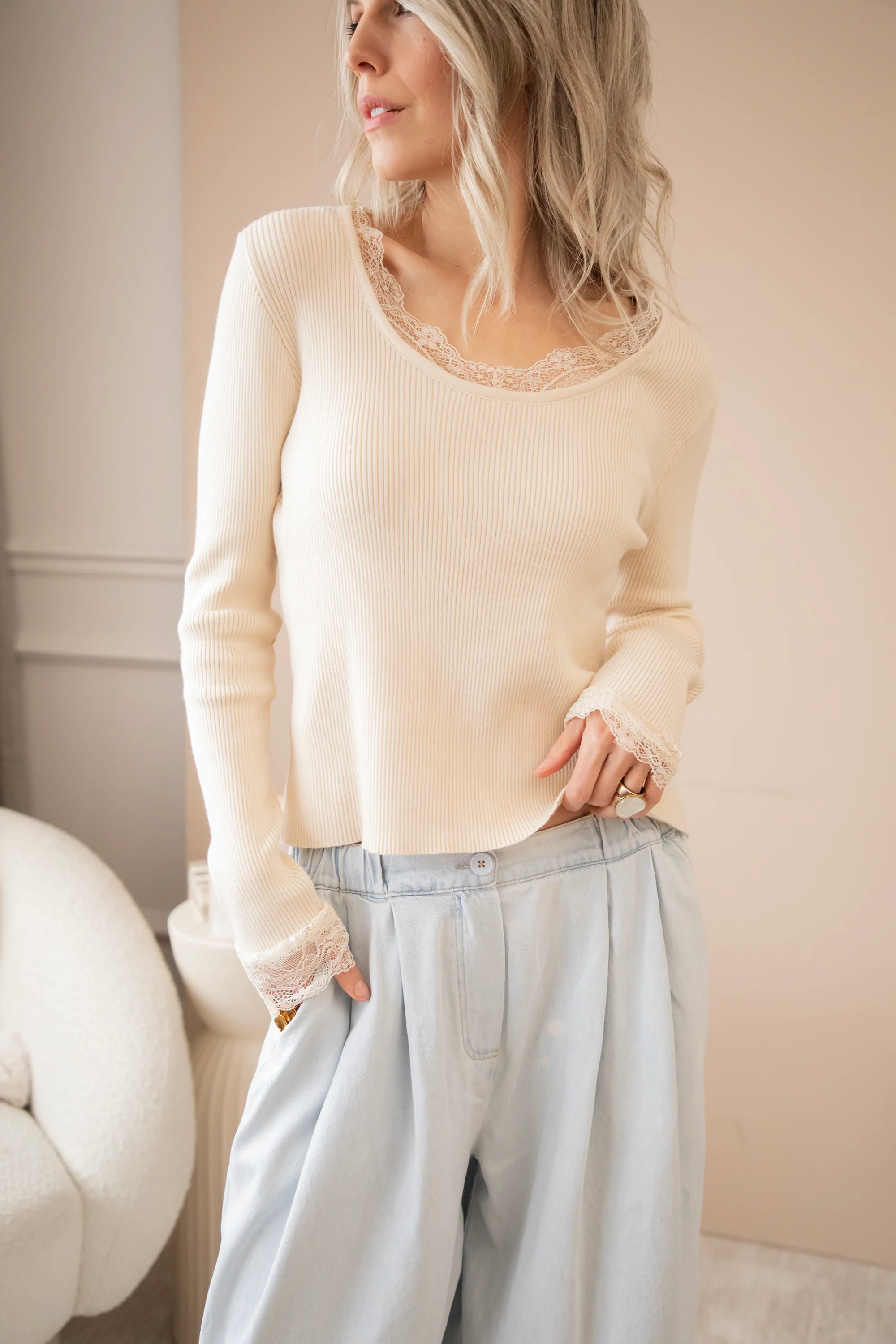 Elsie Laced Beige - Longsleeve - Image 5