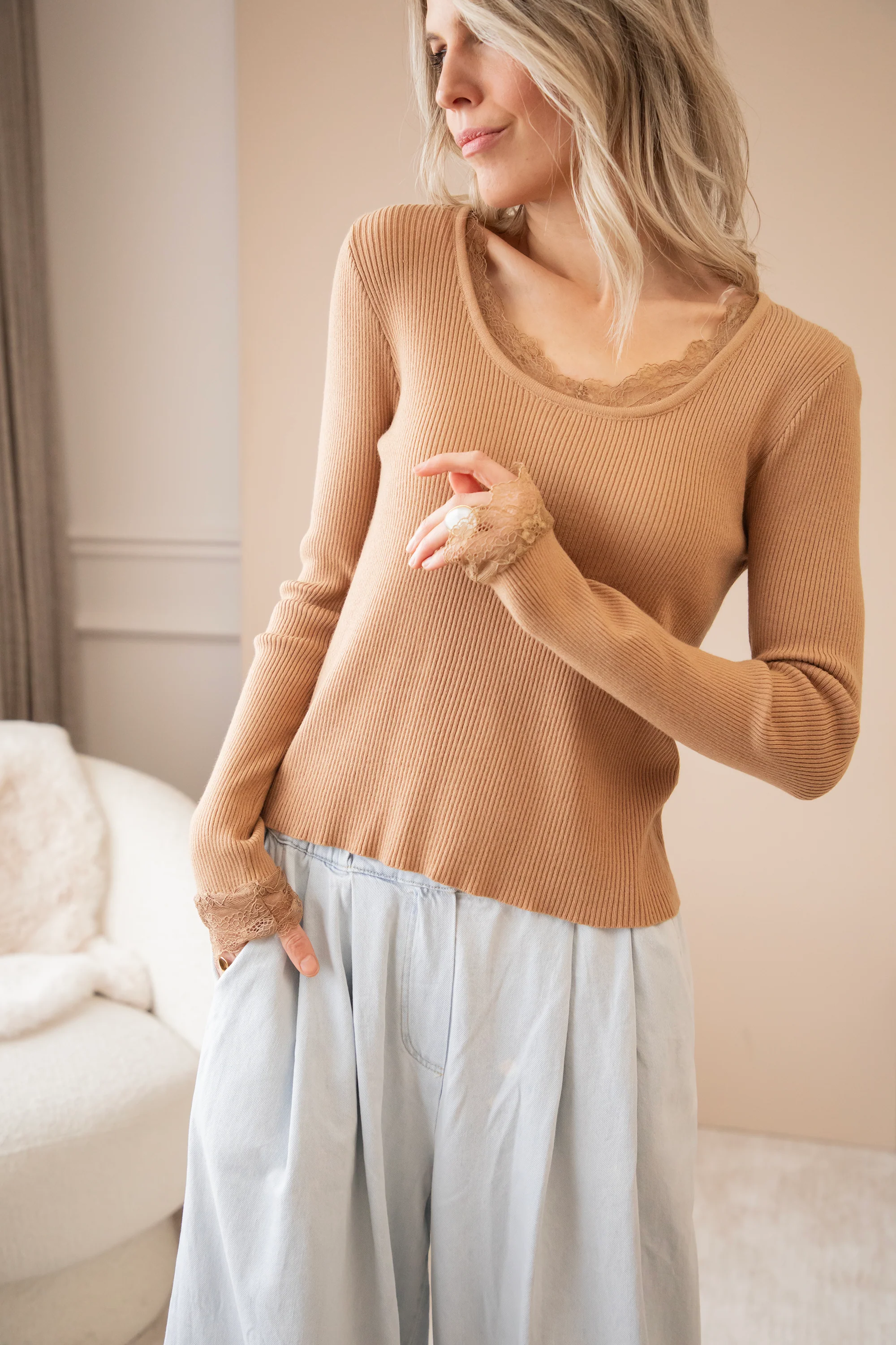 Elsie Laced Camel - Longsleeve - Image 5