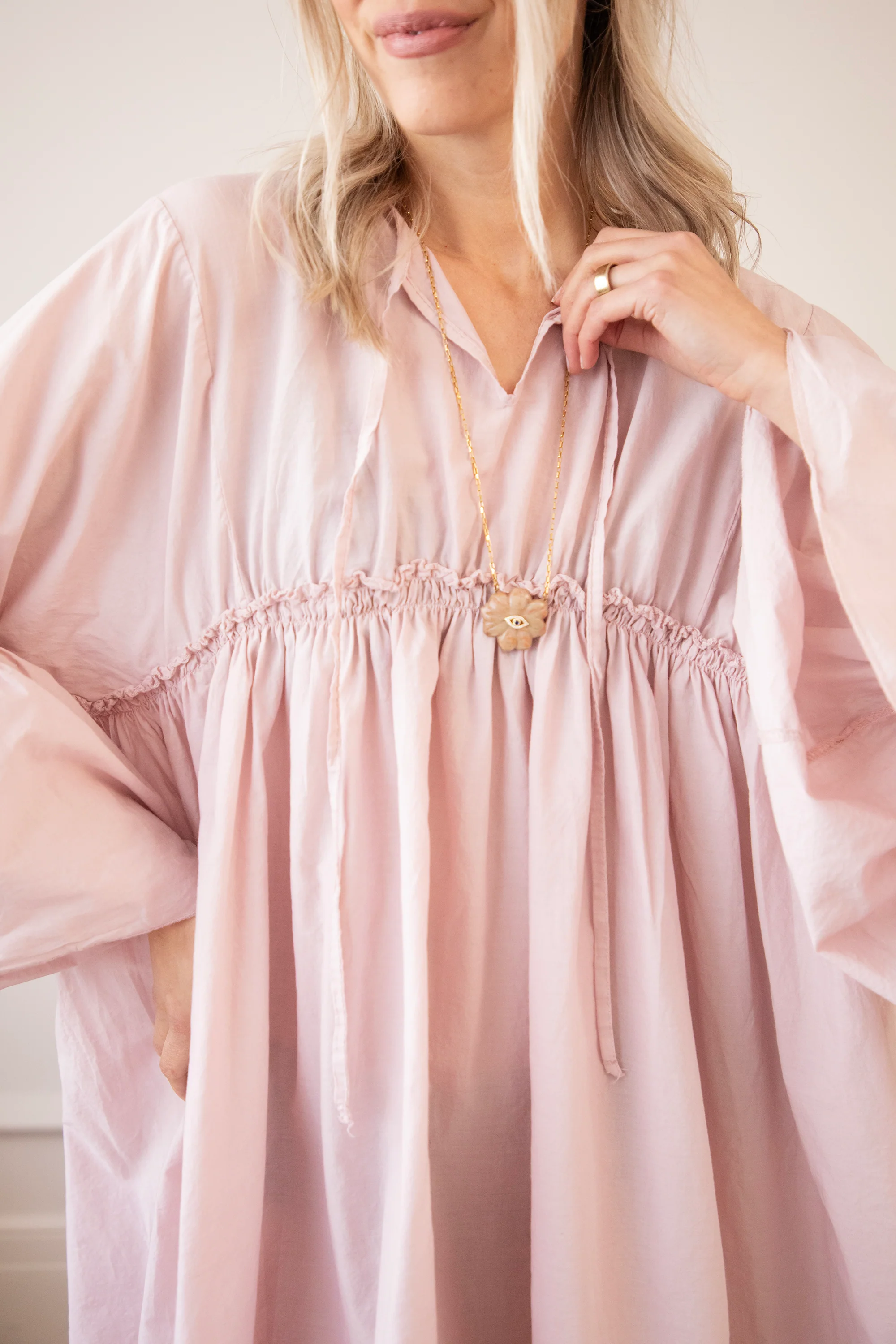 Feline Pleated Soft Pink - Jurk - Image 10