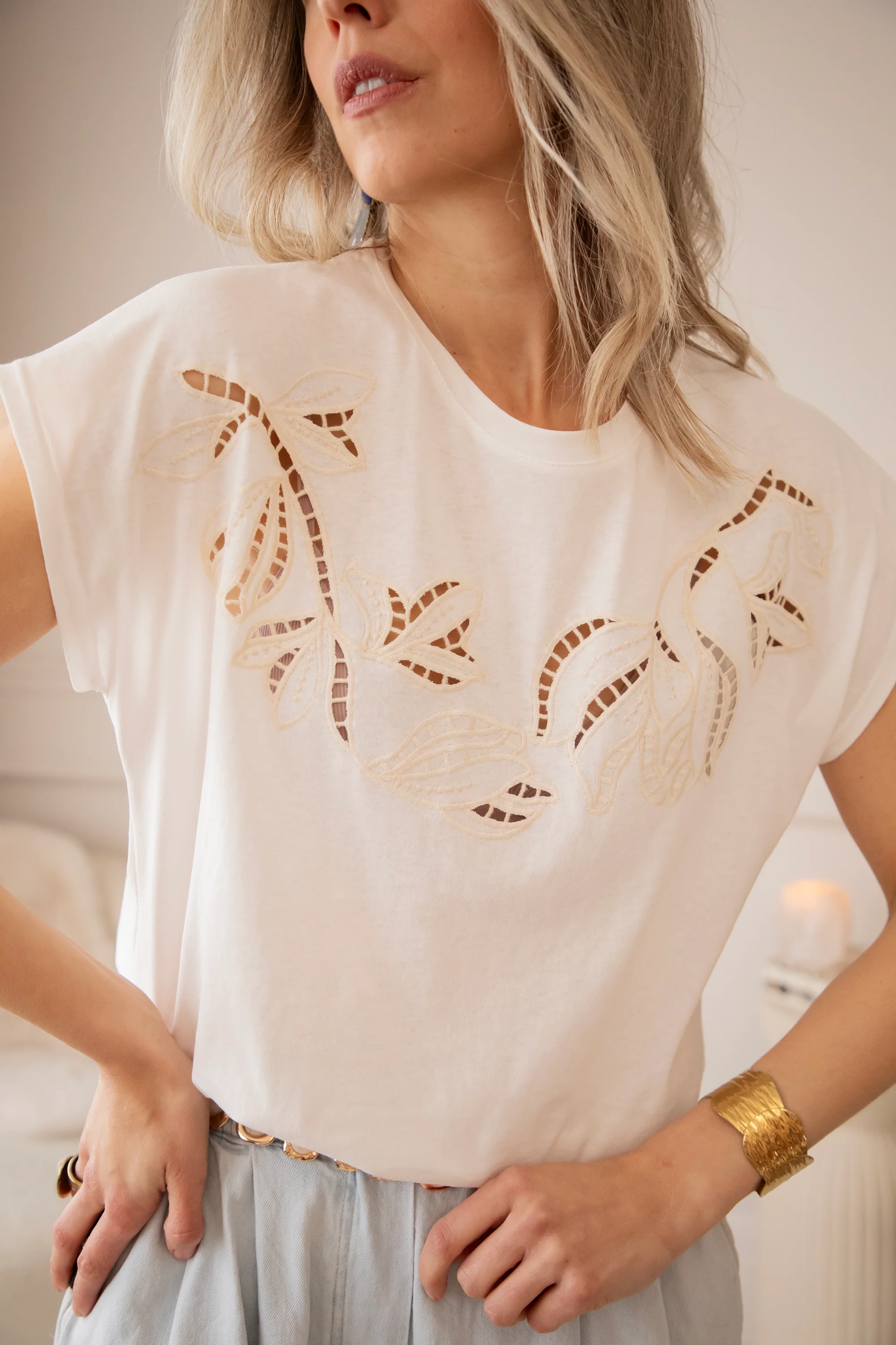 Fleur Crochet  White - T-Shirt - Image 4