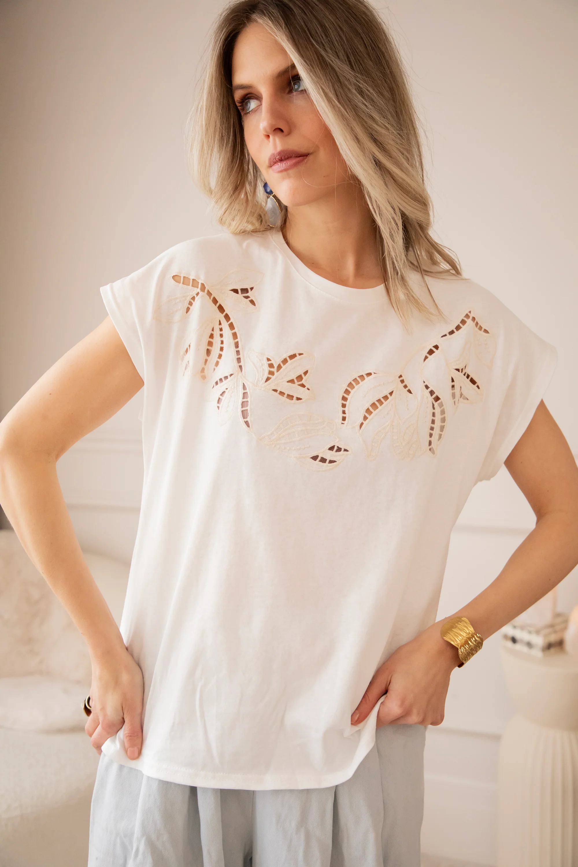 Fleur Crochet  White - T-Shirt - Image 5