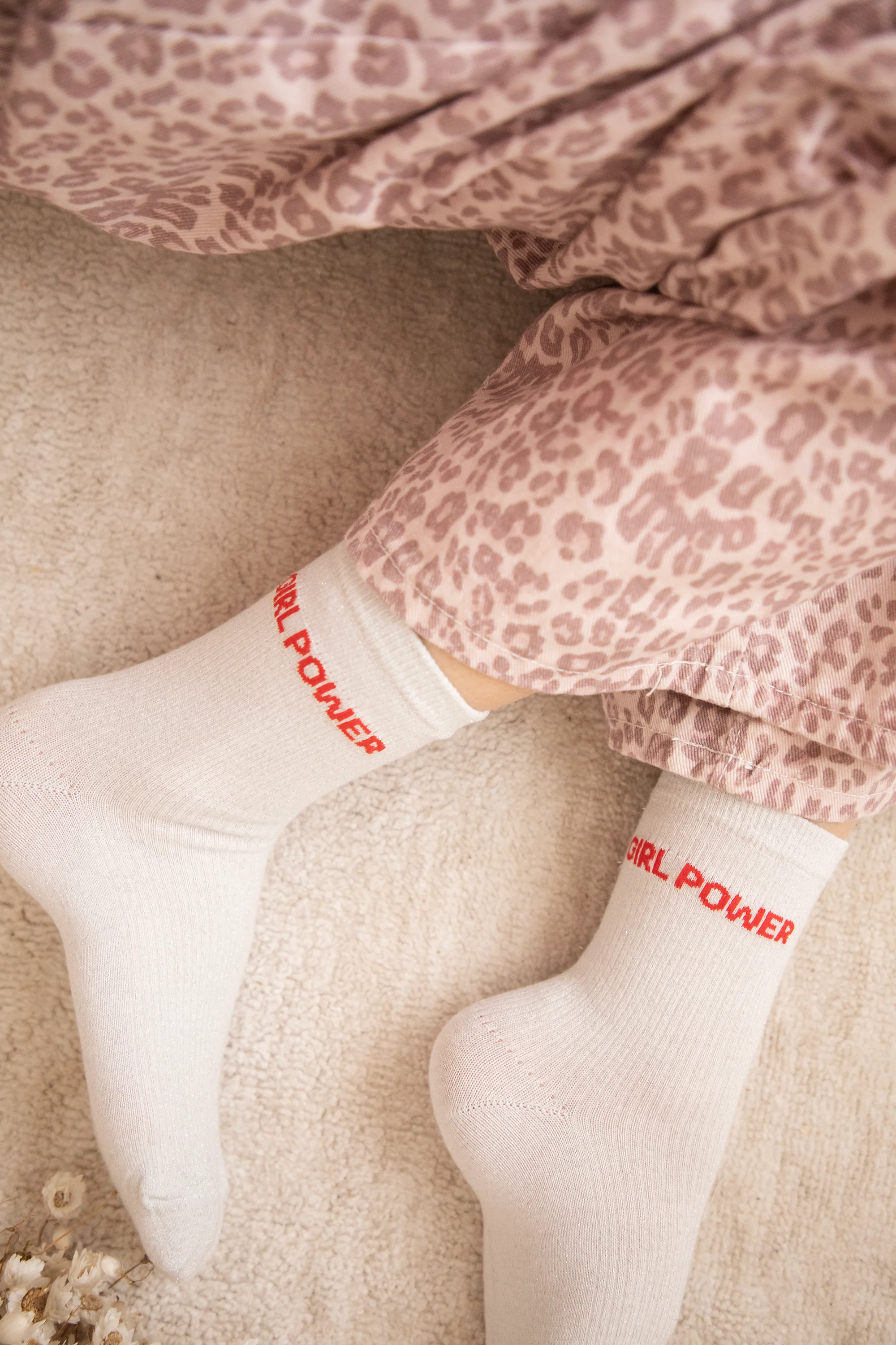 Girl Power Moves Off White/Red - Sokken - Image 3