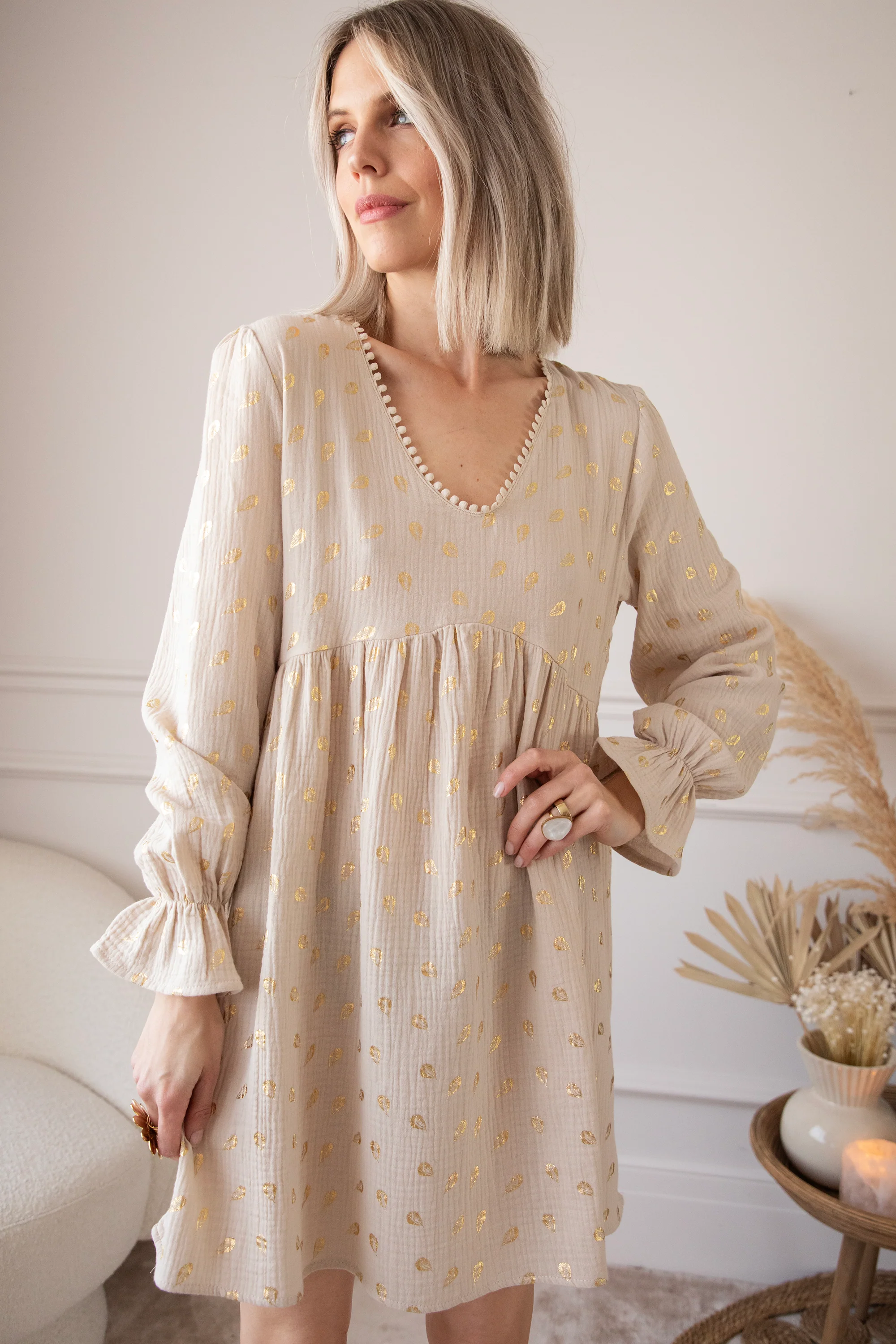 Gold Feather Beige - Jurk - Image 9