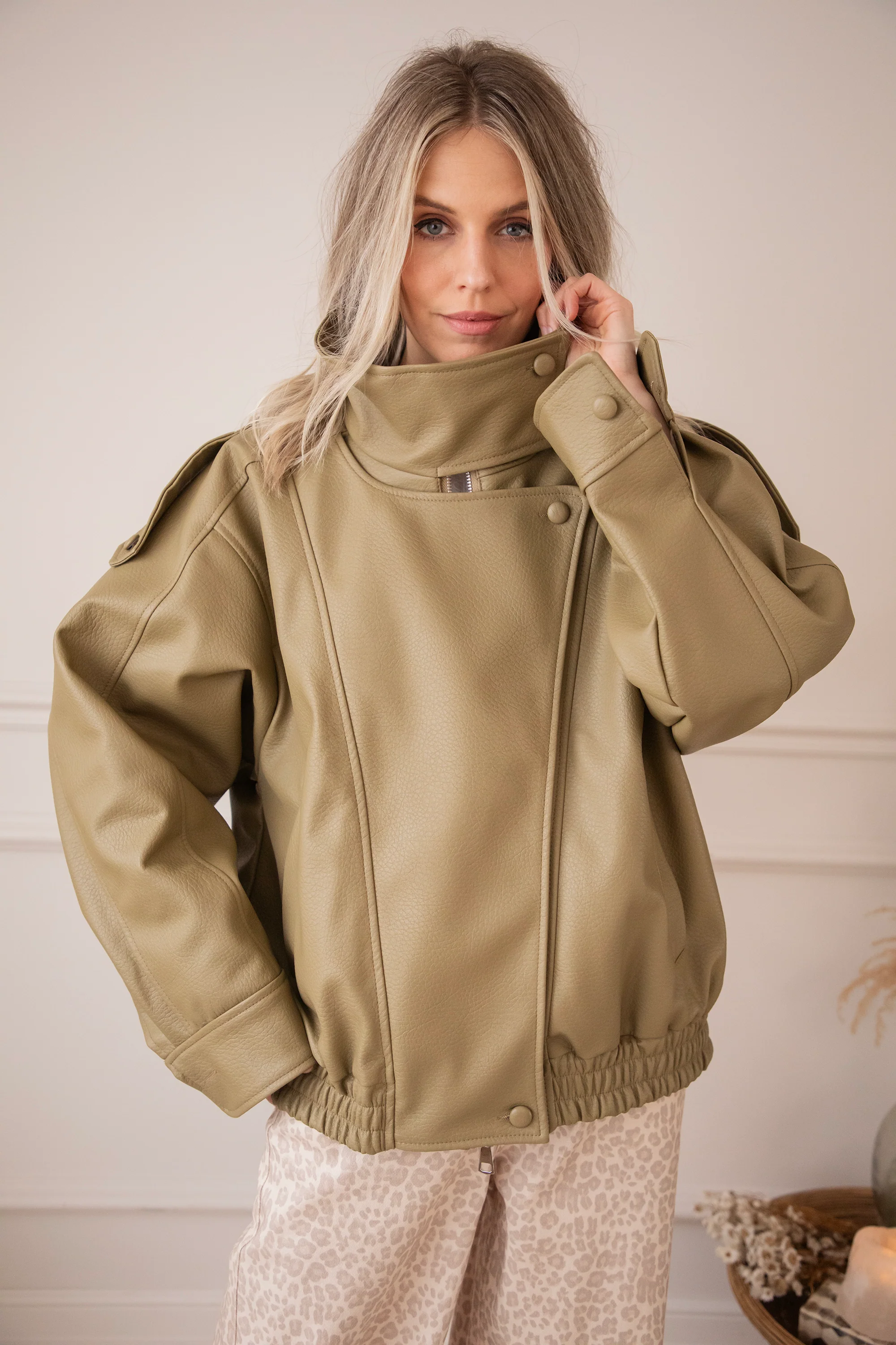 Icona Leather Kaki - Jacket - Image 12