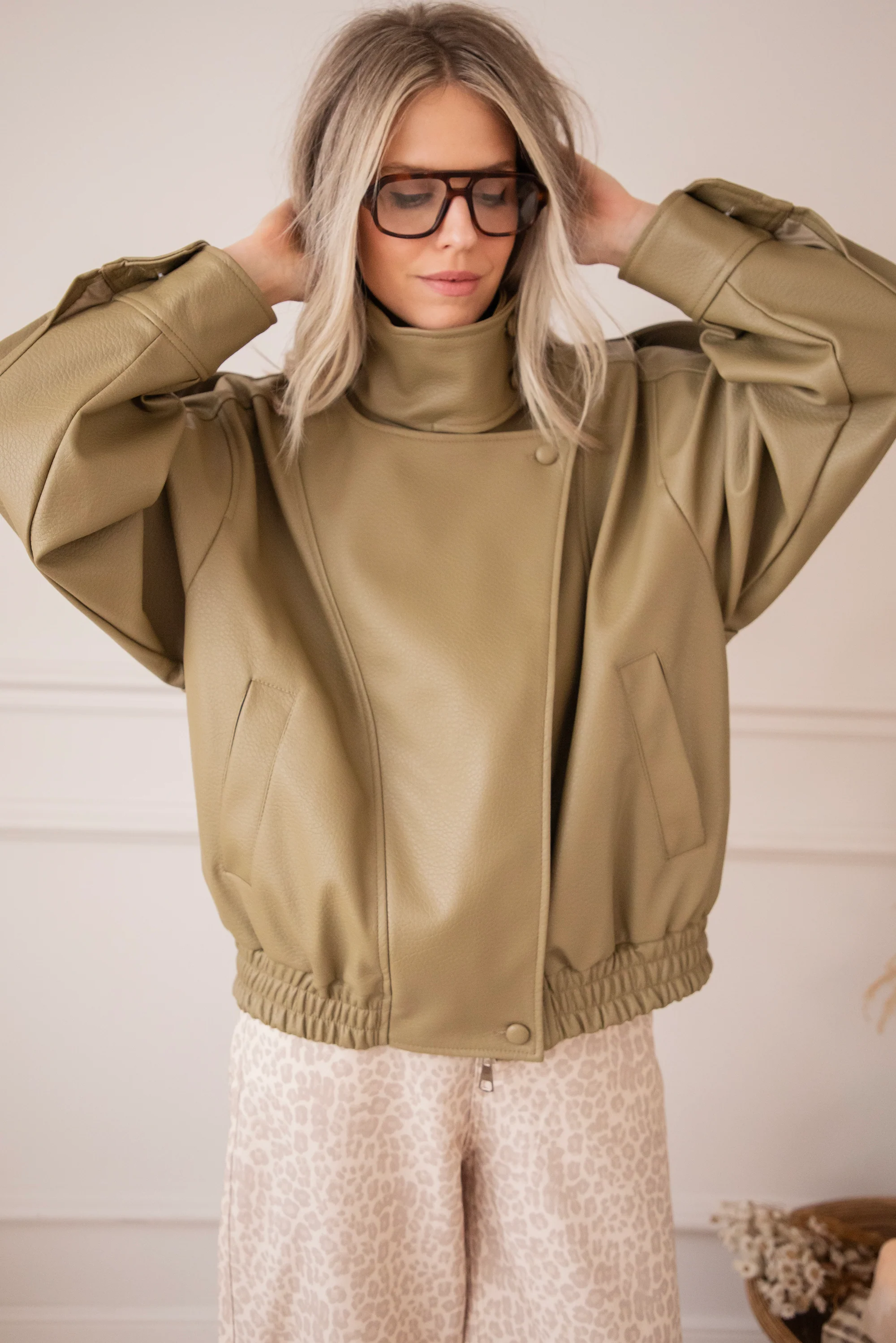 Icona Leather Kaki - Jacket - Image 8
