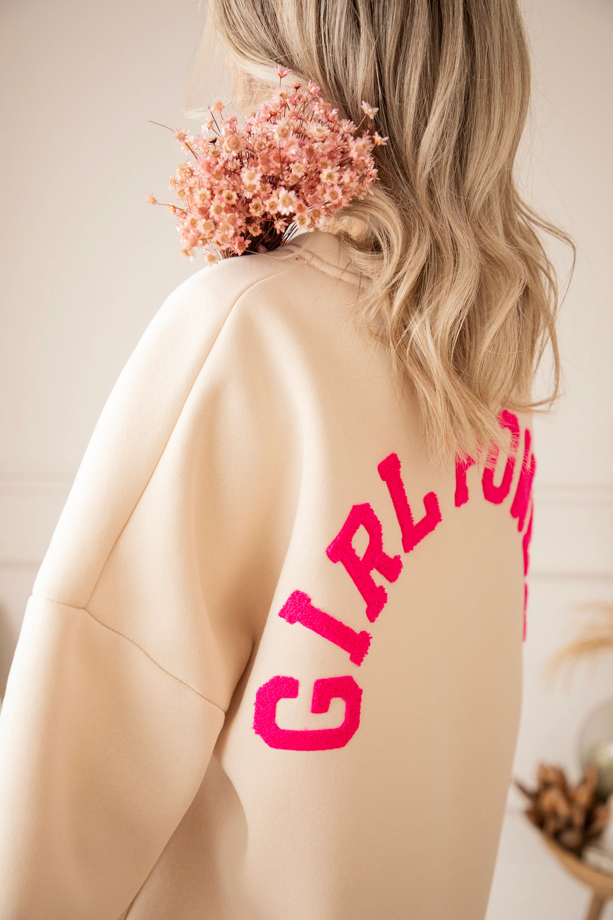 Lily Girl Power Beige/Fuchsia - Sweater - Image 12