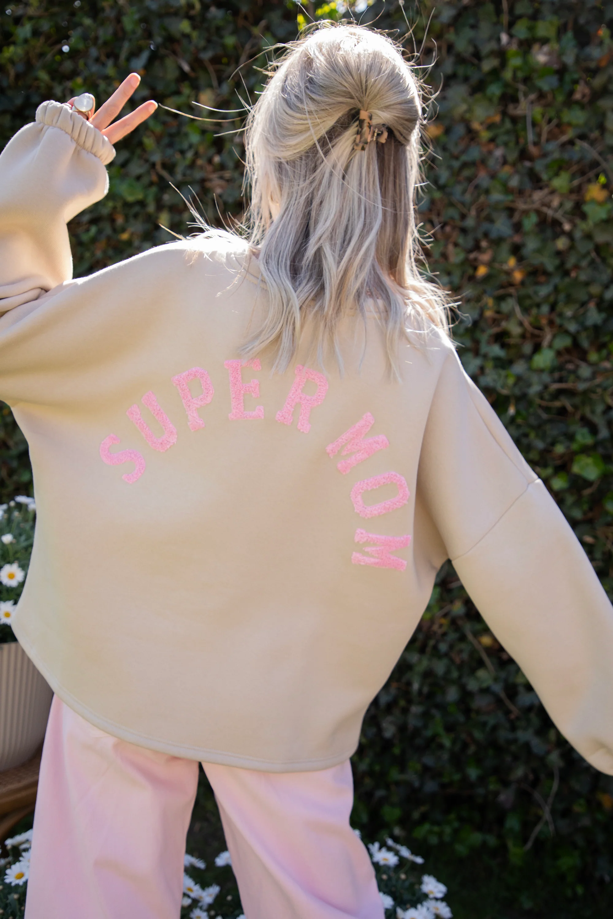 Lily Super Mom Beige/Baby Pink - Sweater - Image 4
