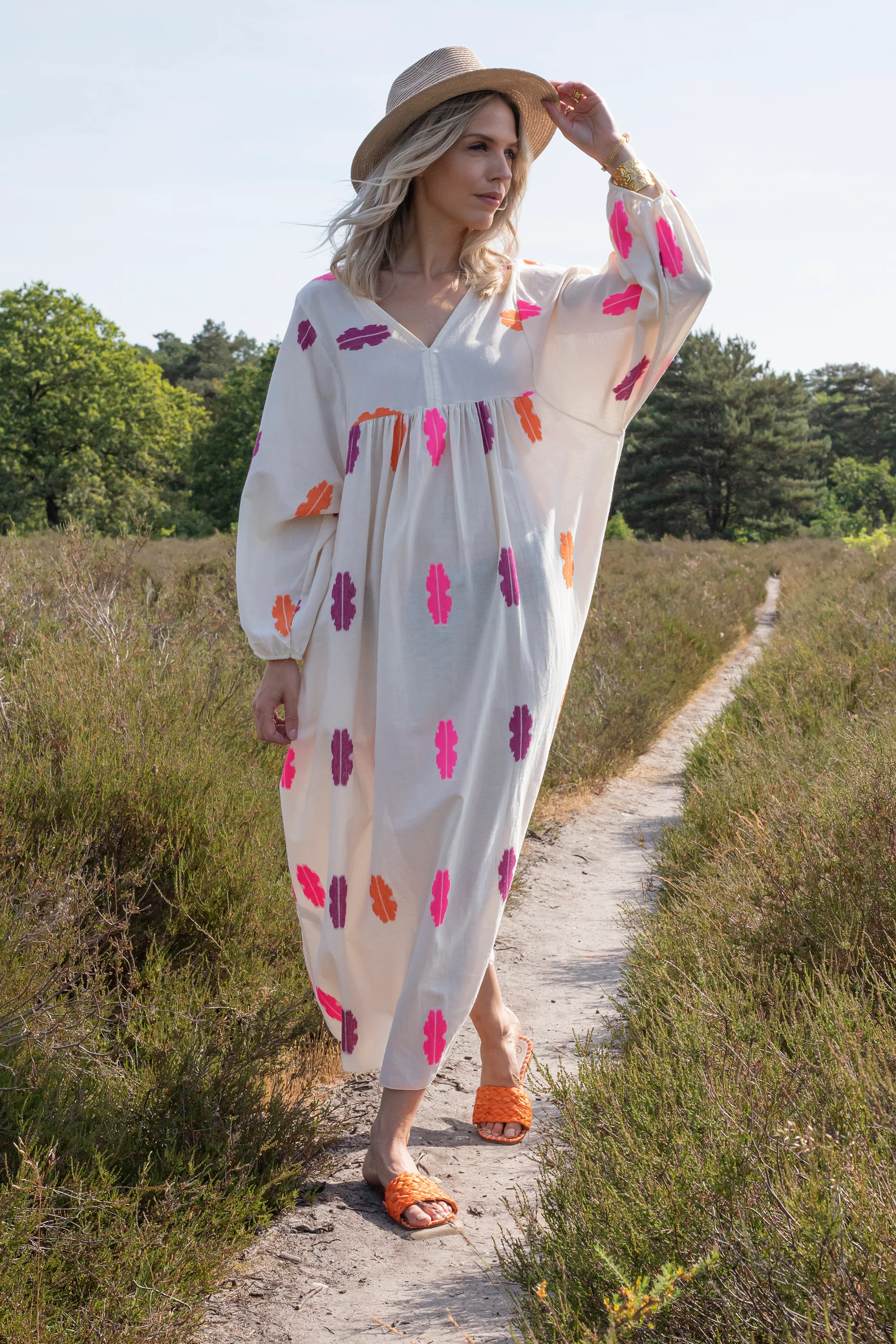 Maud Spirit Beige/Pink - Maxi Jurk - Image 12
