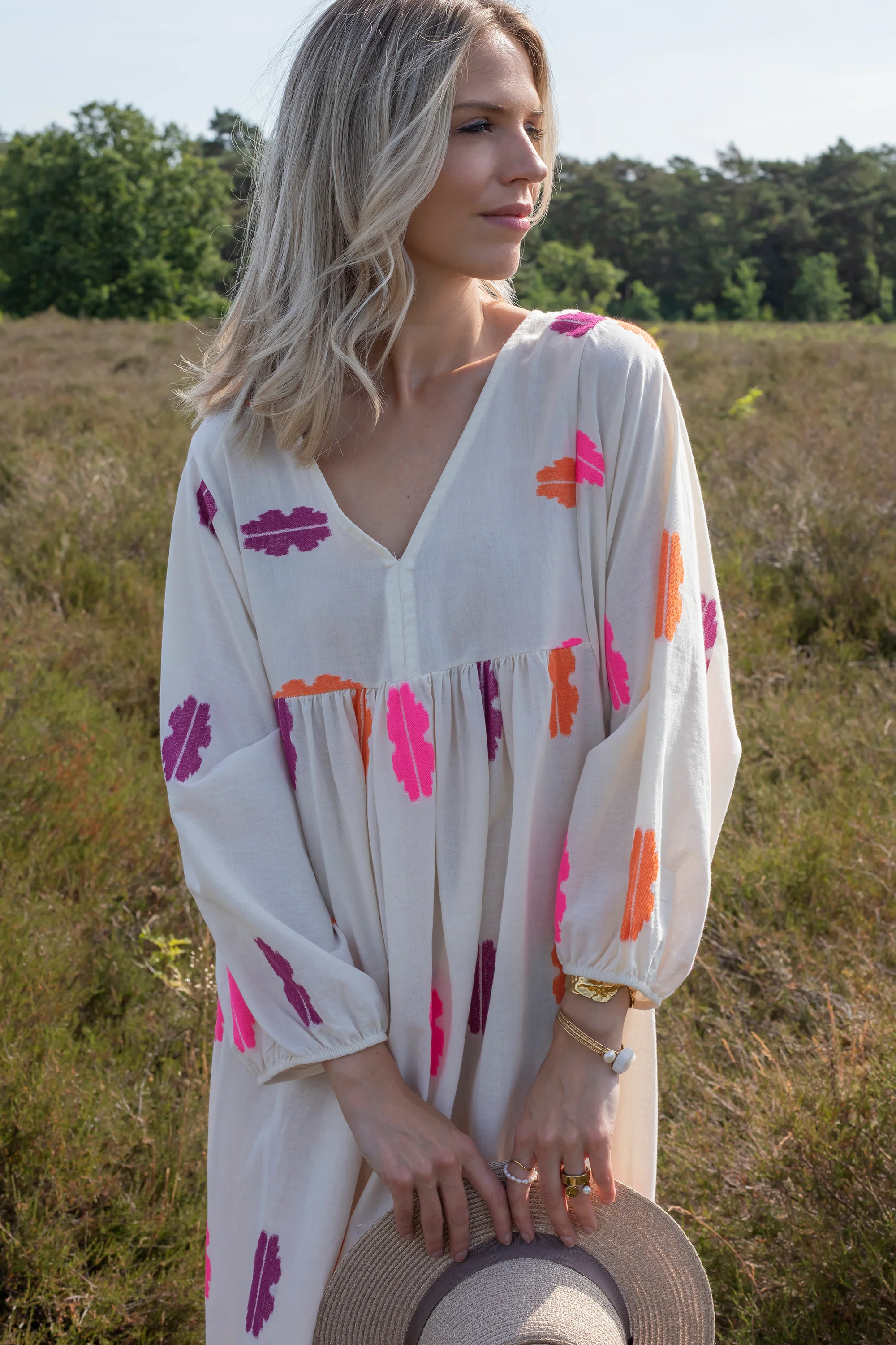 Maud Spirit Beige/Pink - Maxi Jurk - Image 2