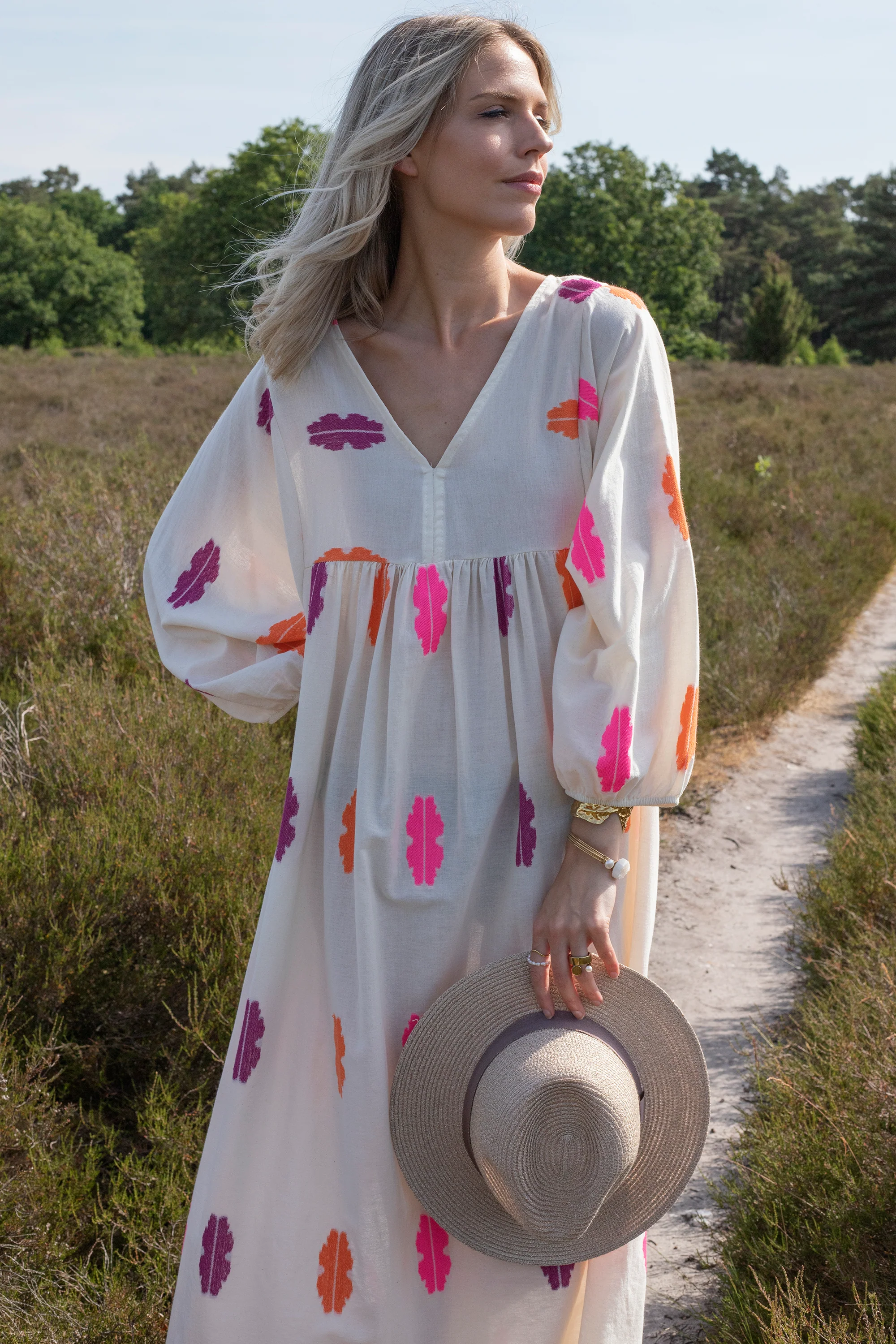 Maud Spirit Beige/Pink - Maxi Jurk - Image 6