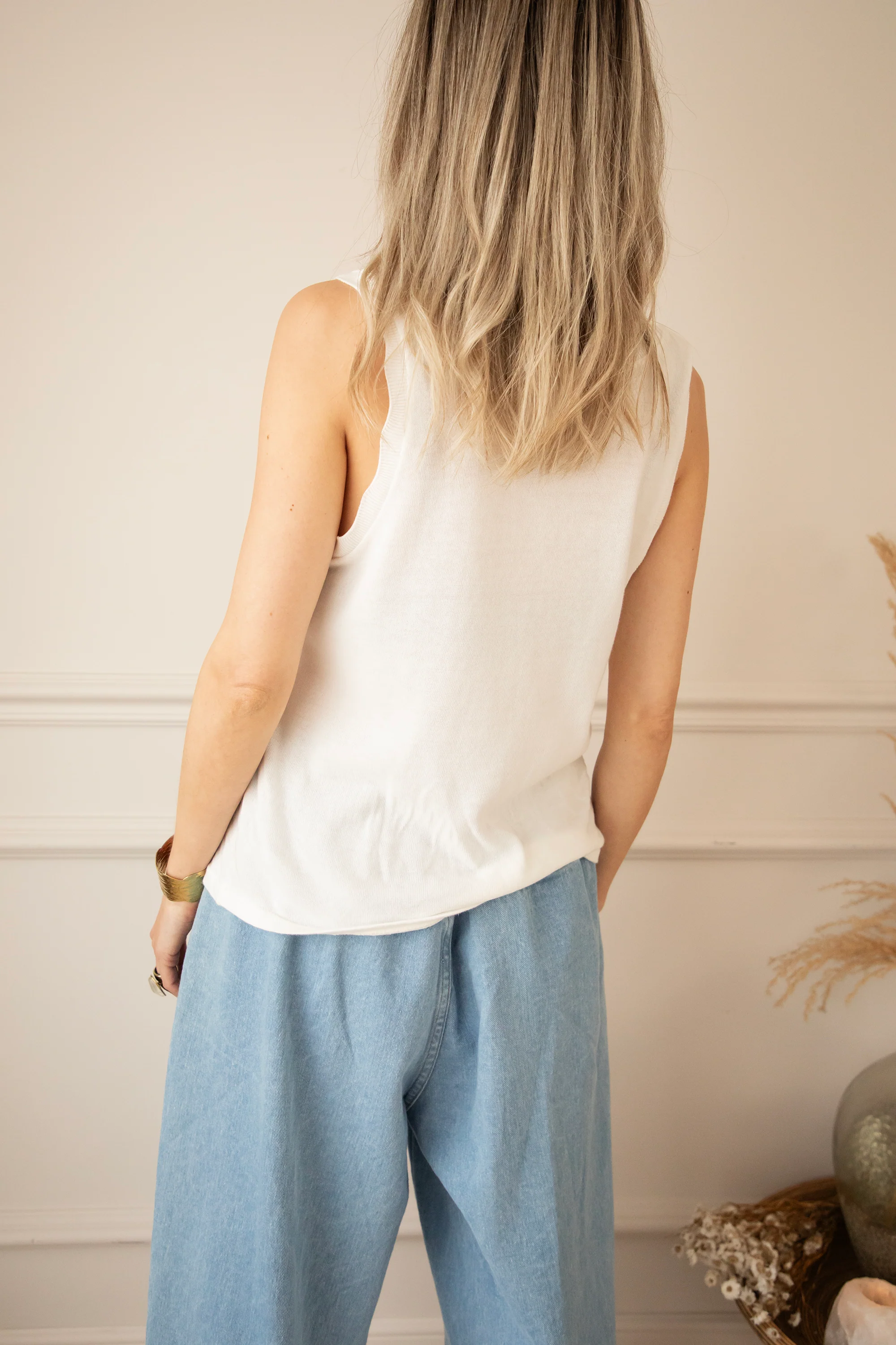 Nuria Wave White - Top - Image 5