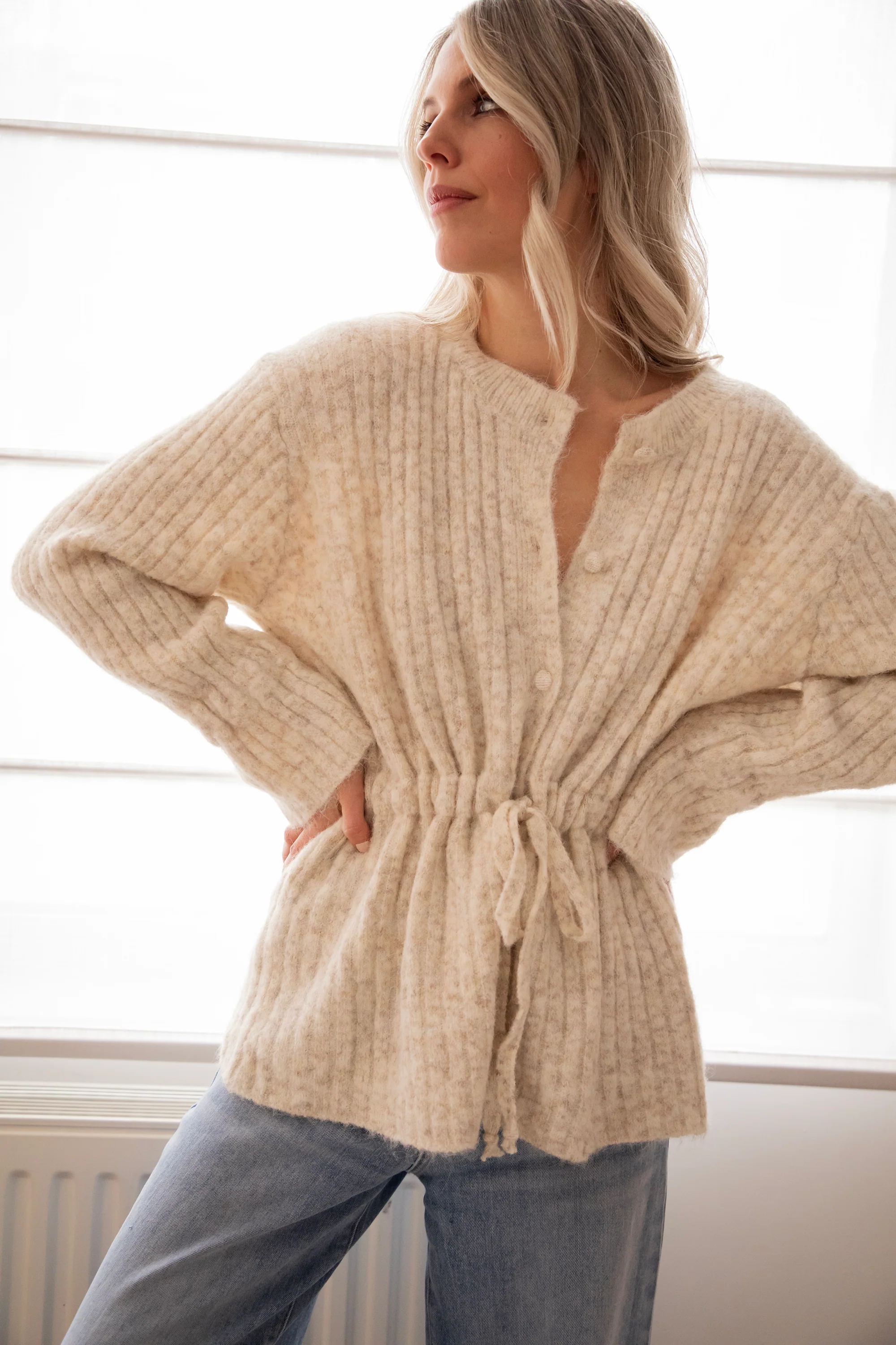 Pull Me Closer Beige - Vest - Image 11
