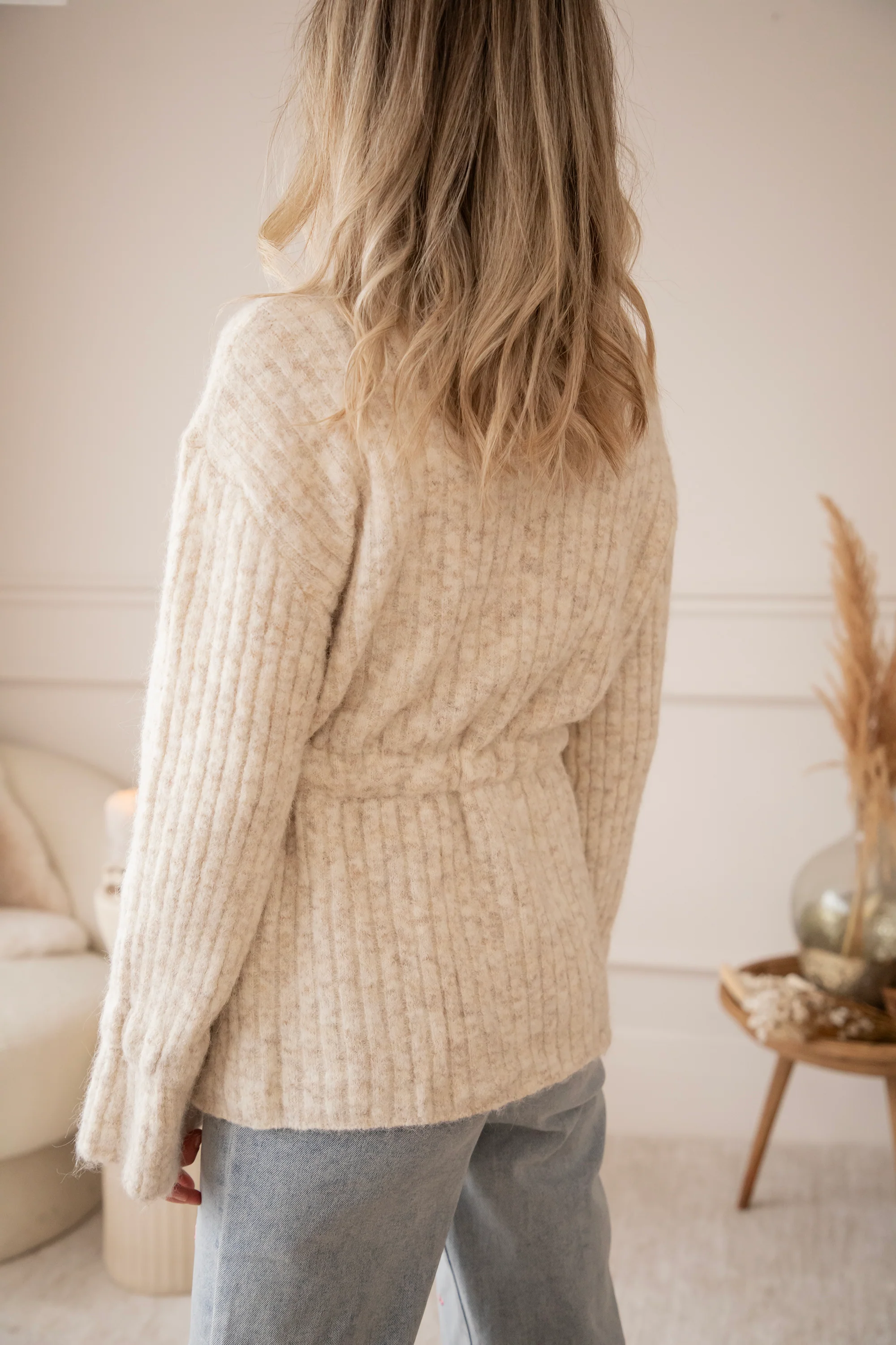 Pull Me Closer Beige - Vest - Image 9