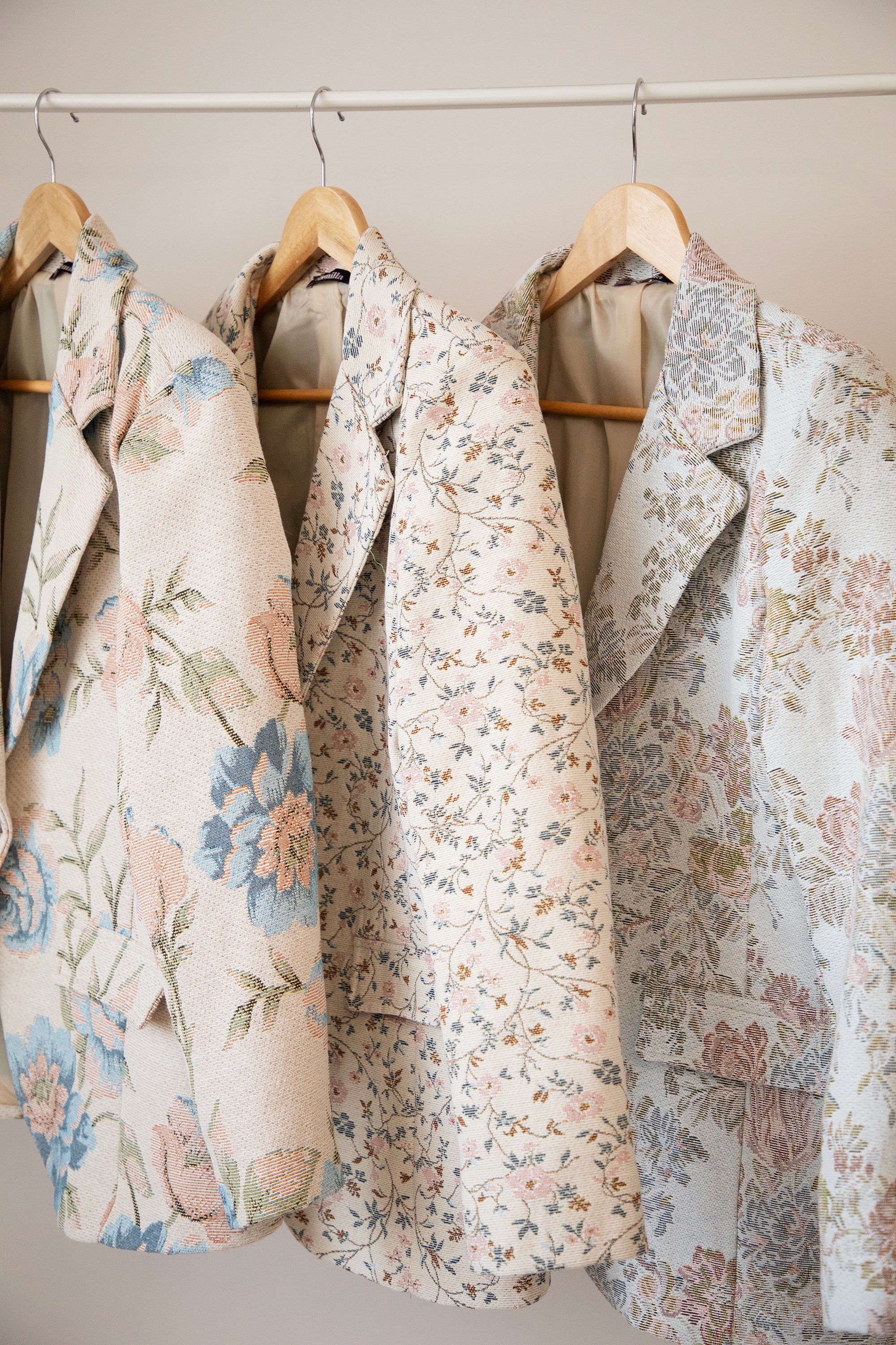 Rosy Belle Beige/Blue - Blazer - Image 4