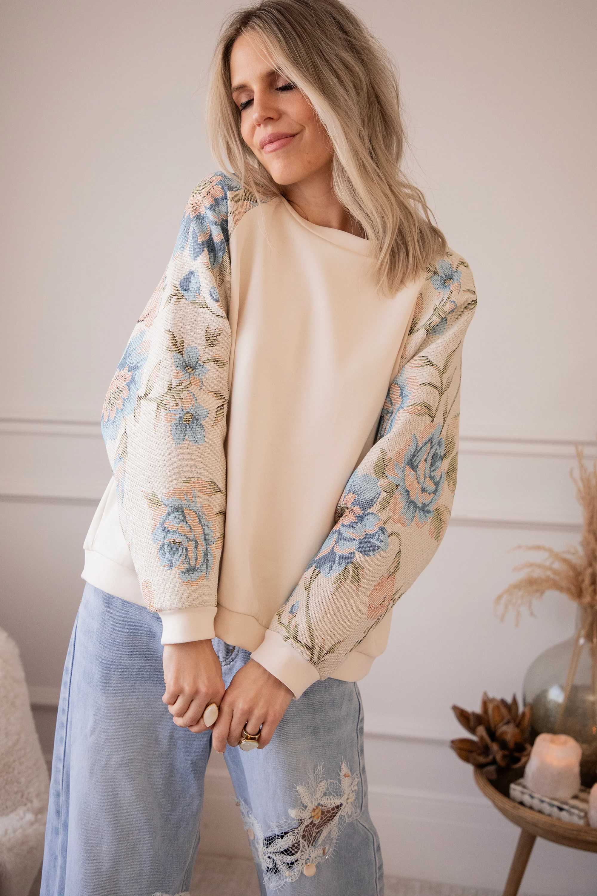 Rosy Belle Beige/Blue - Sweater - Image 7