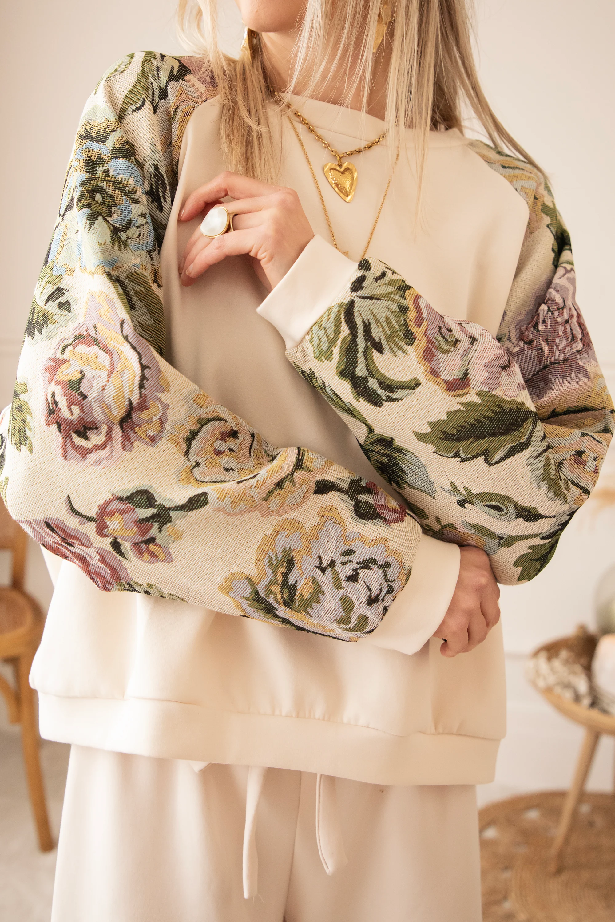 Rosy Belle Beige/Green - Sweater - Image 2