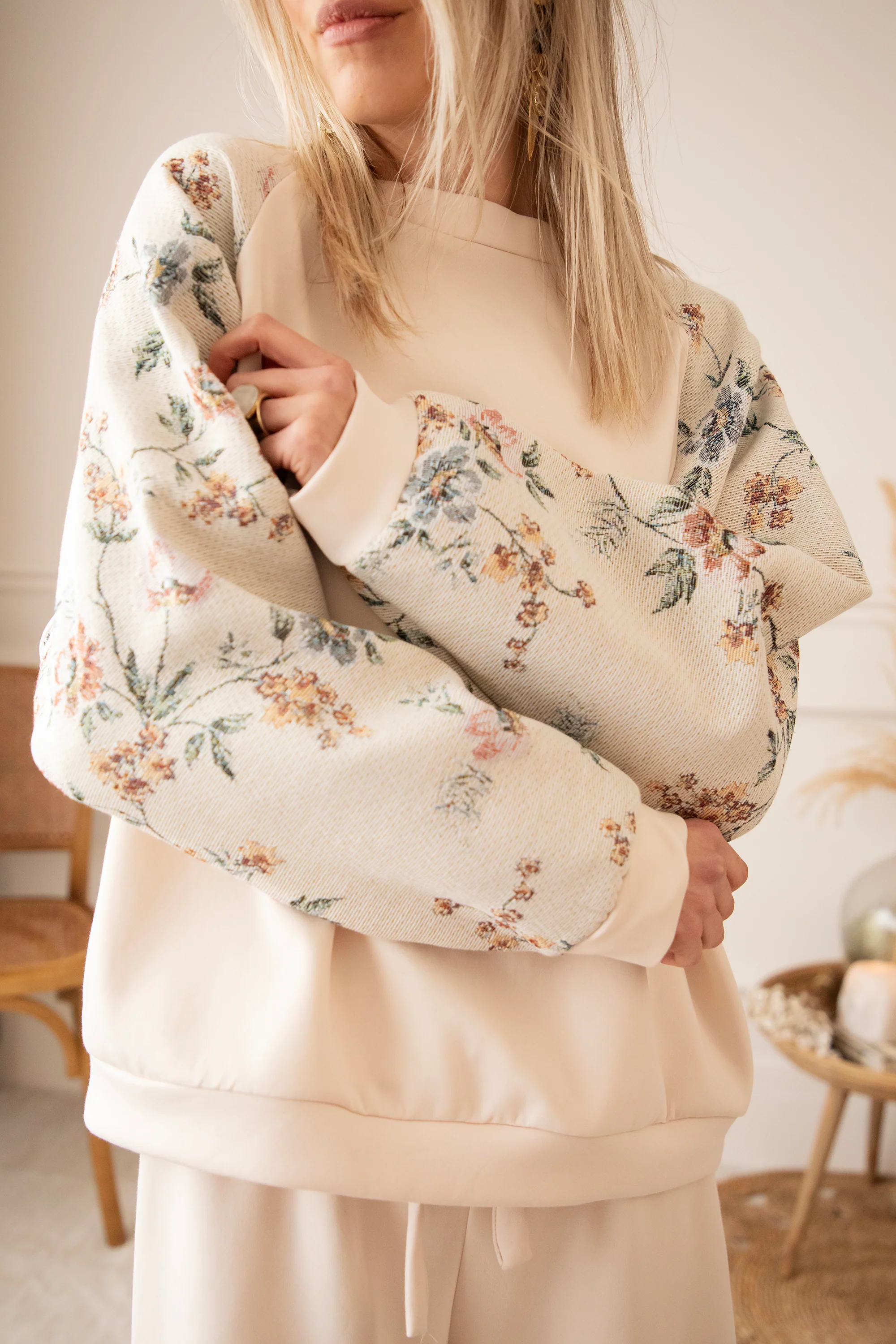 Rosy Belle Beige - Sweater - Image 2