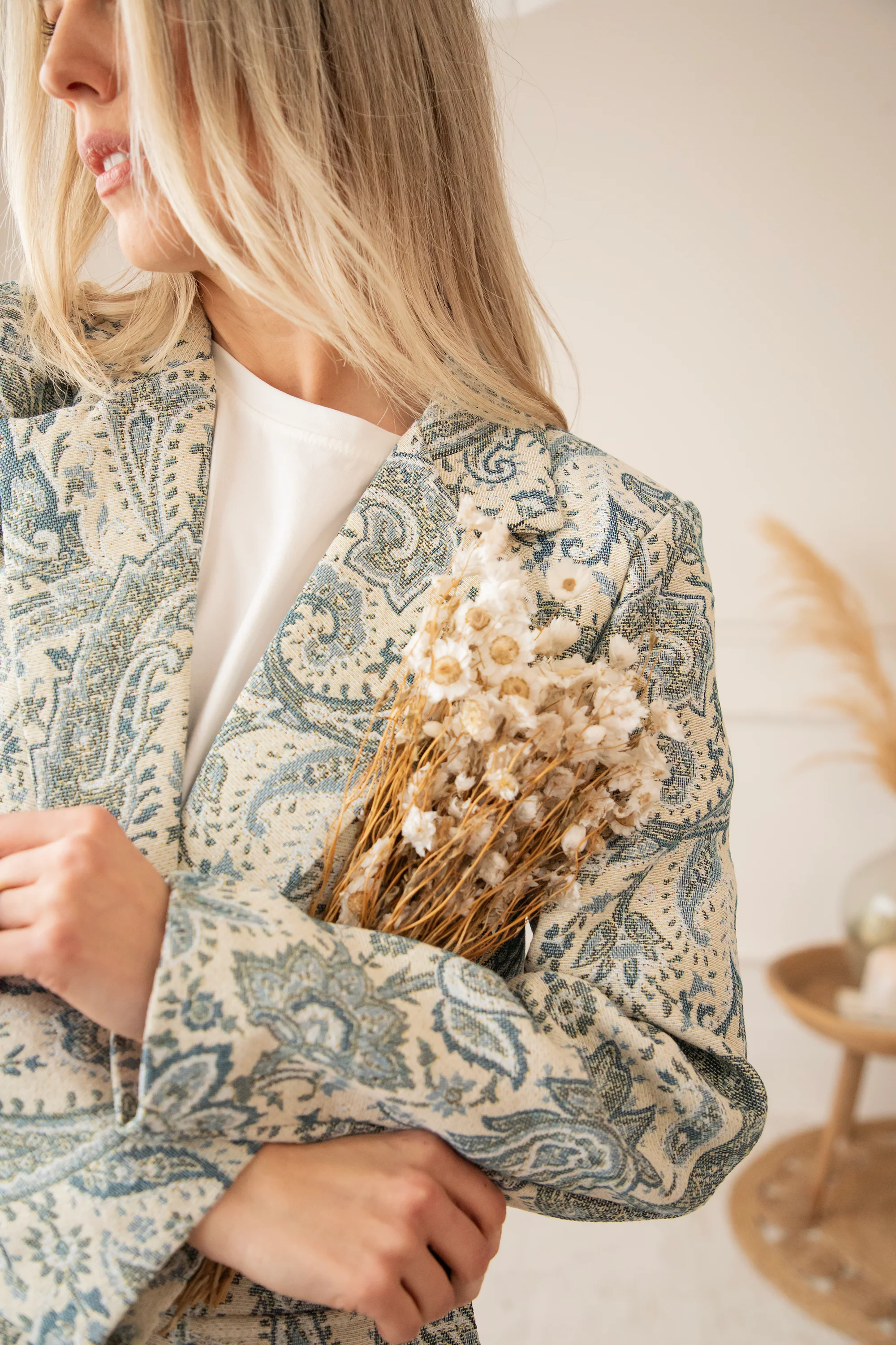 Rosy Belle Paisley Beige/Blue - Blazer - Image 7