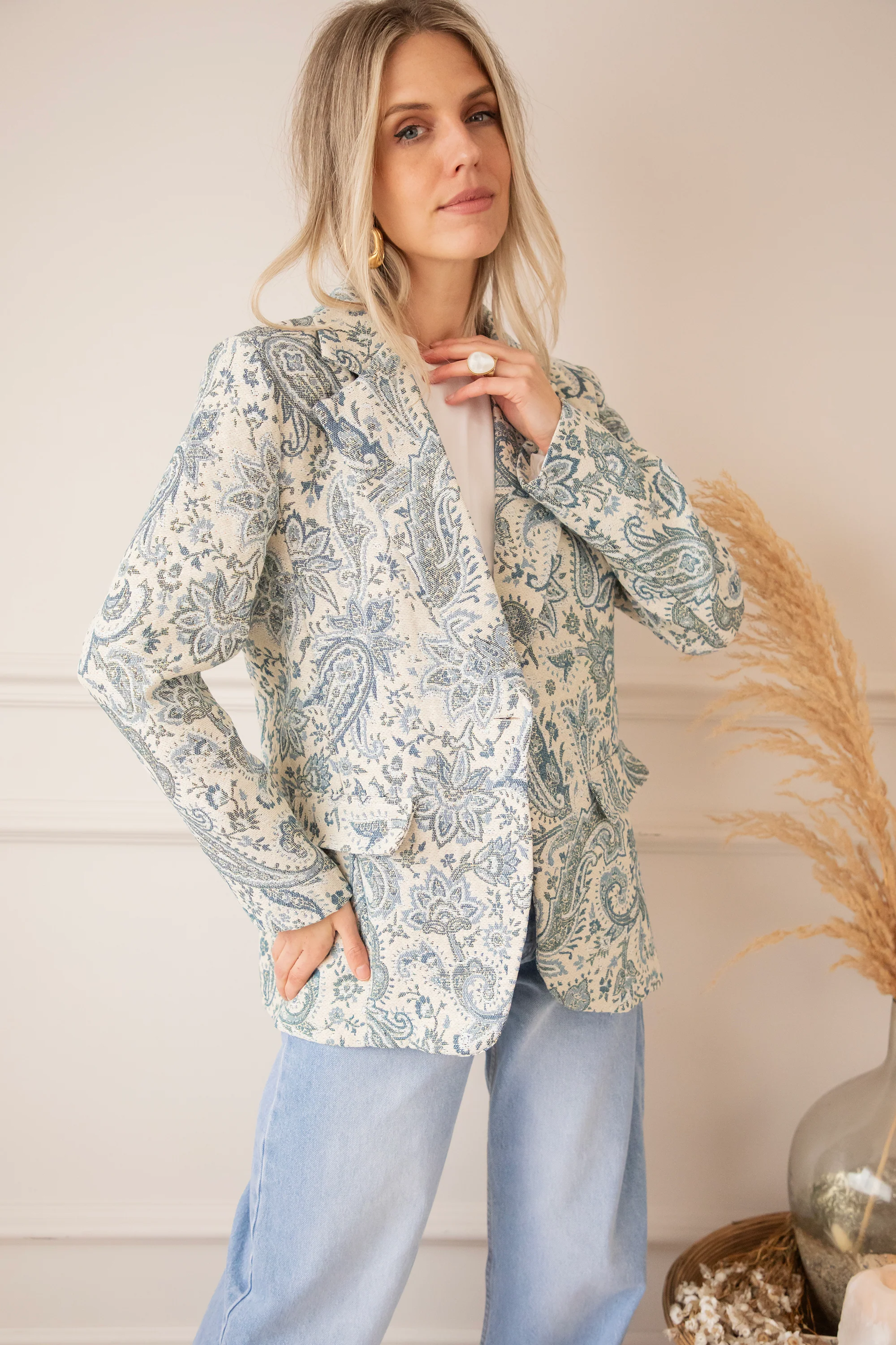 Rosy Belle Paisley Beige/Blue - Blazer - Image 9
