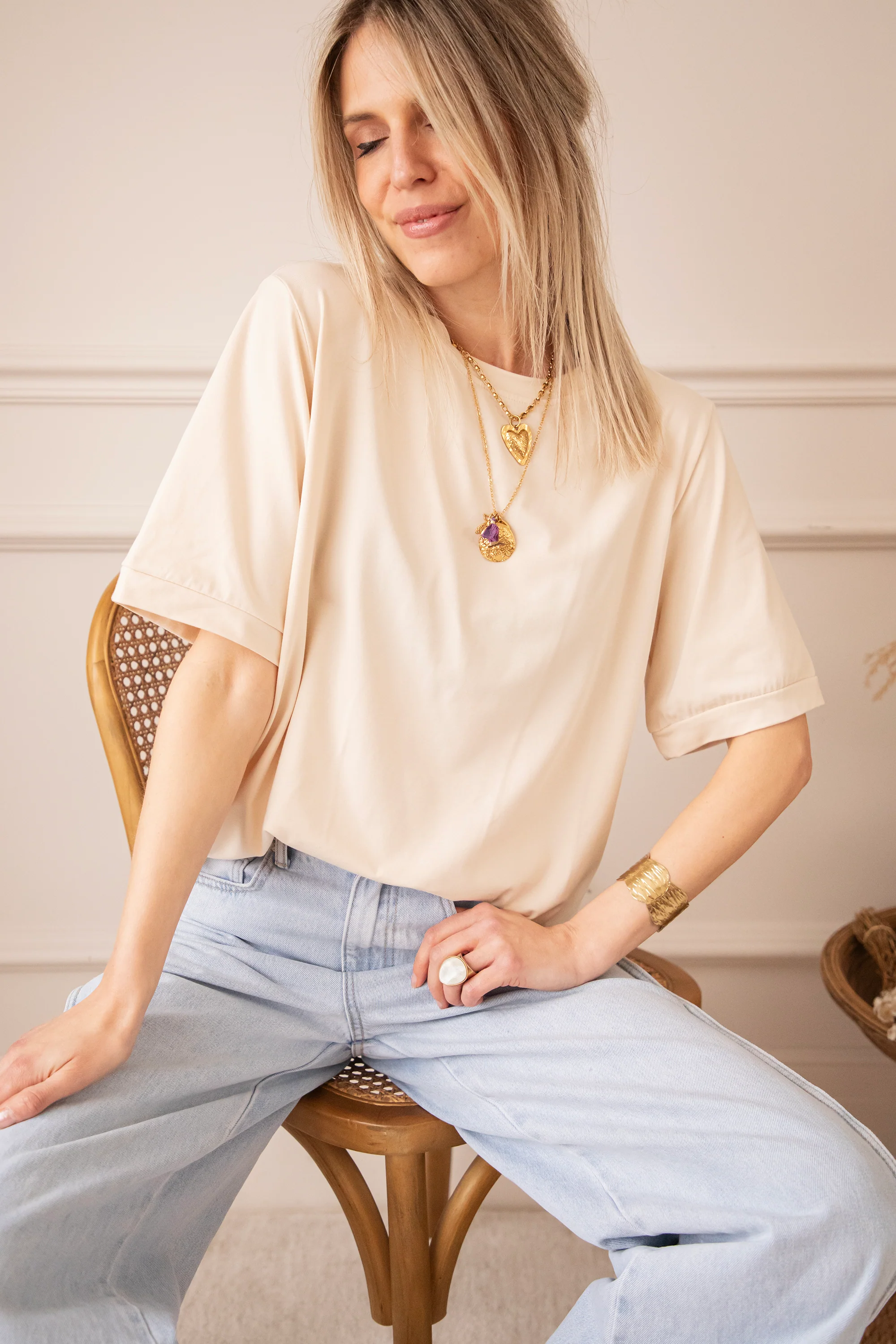 Sadie Basic Beige - T-Shirt - Image 3