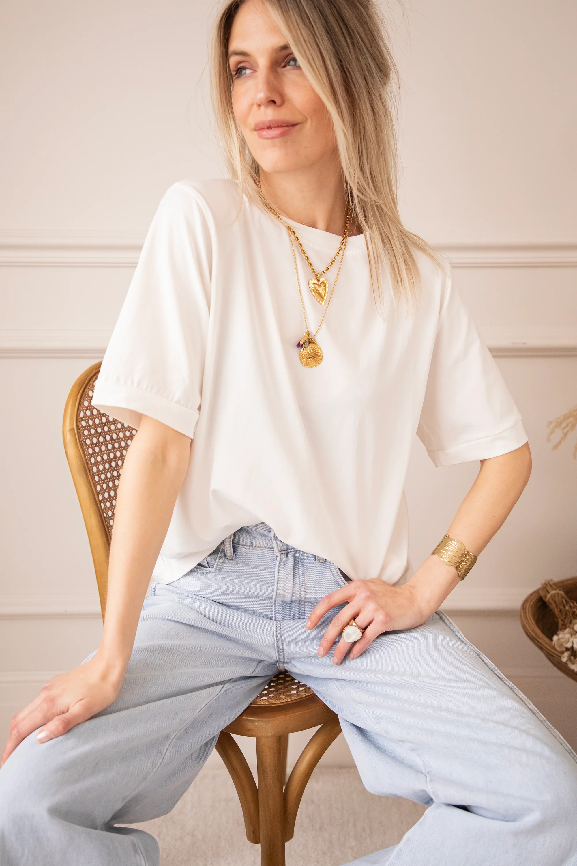 Sadie Basic White - T-Shirt - Image 5