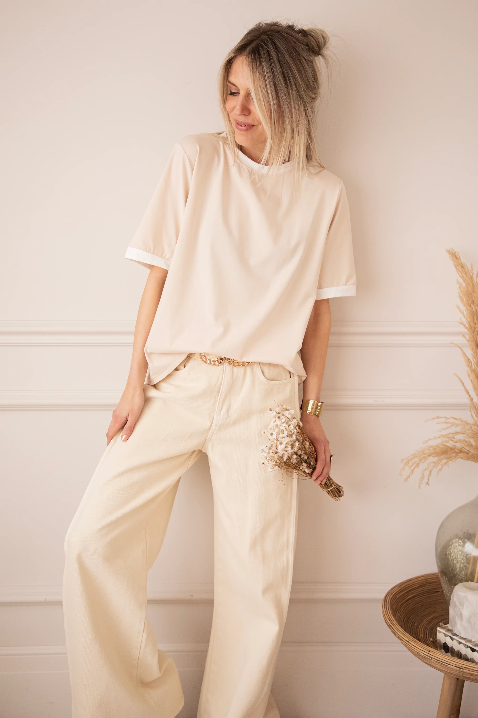 Sadie Contrast Beige/White - T-Shirt - Image 4