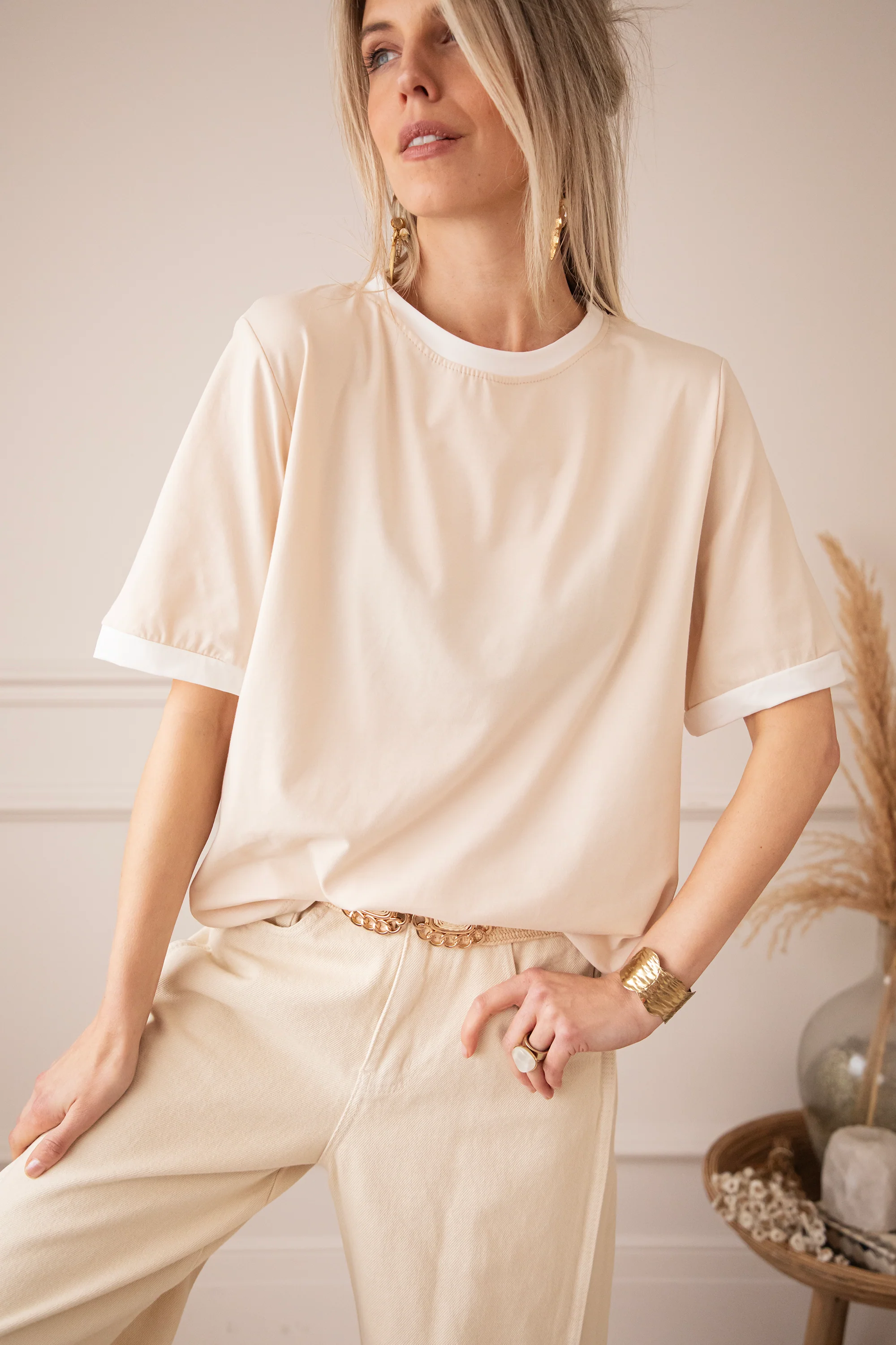 Sadie Contrast Beige/White - T-Shirt - Image 7