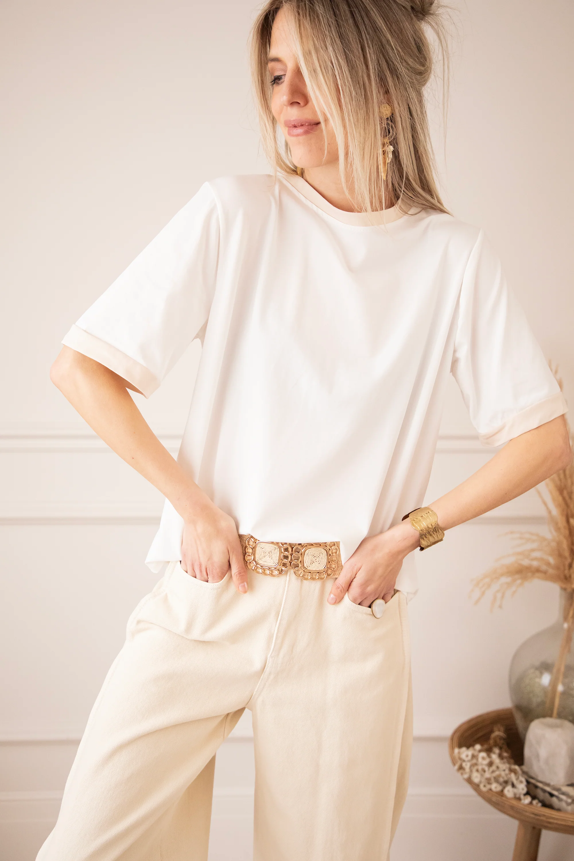 Sadie Contrast White/Beige - T-Shirt - Image 7