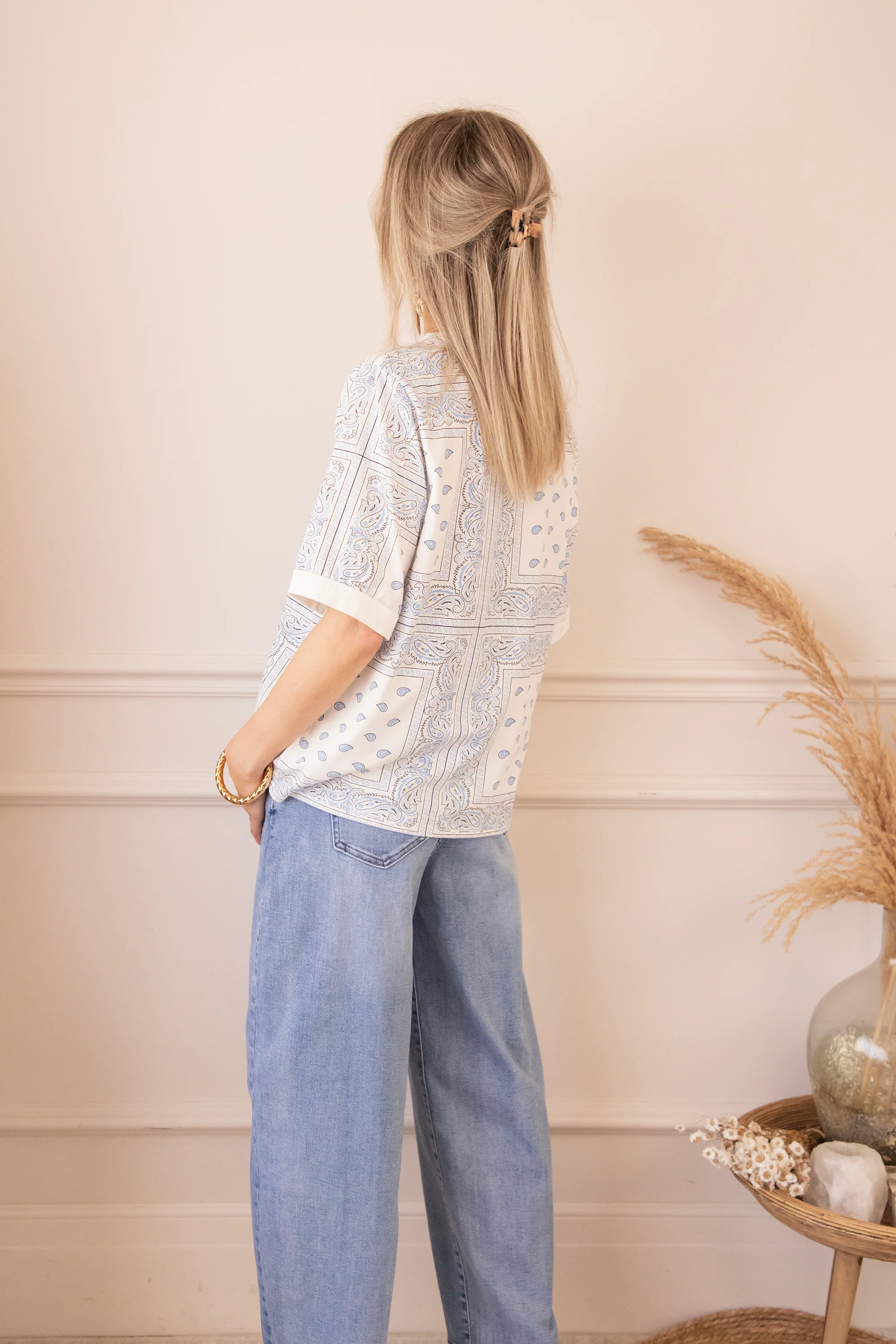 Sadie Paisley White/Blue - T-Shirt - Image 3