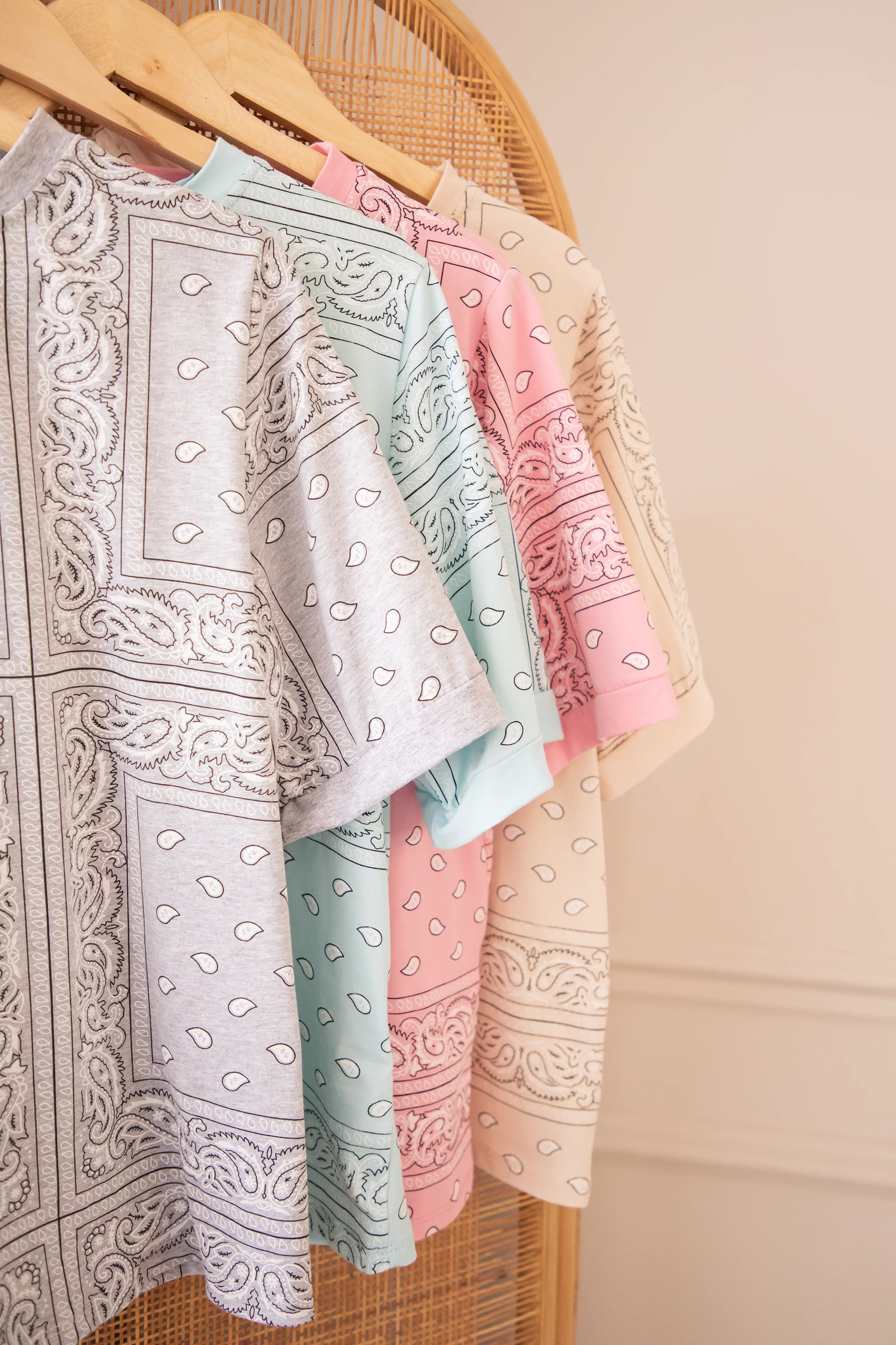 Sadie Paisley White/Blue - T-Shirt - Image 8