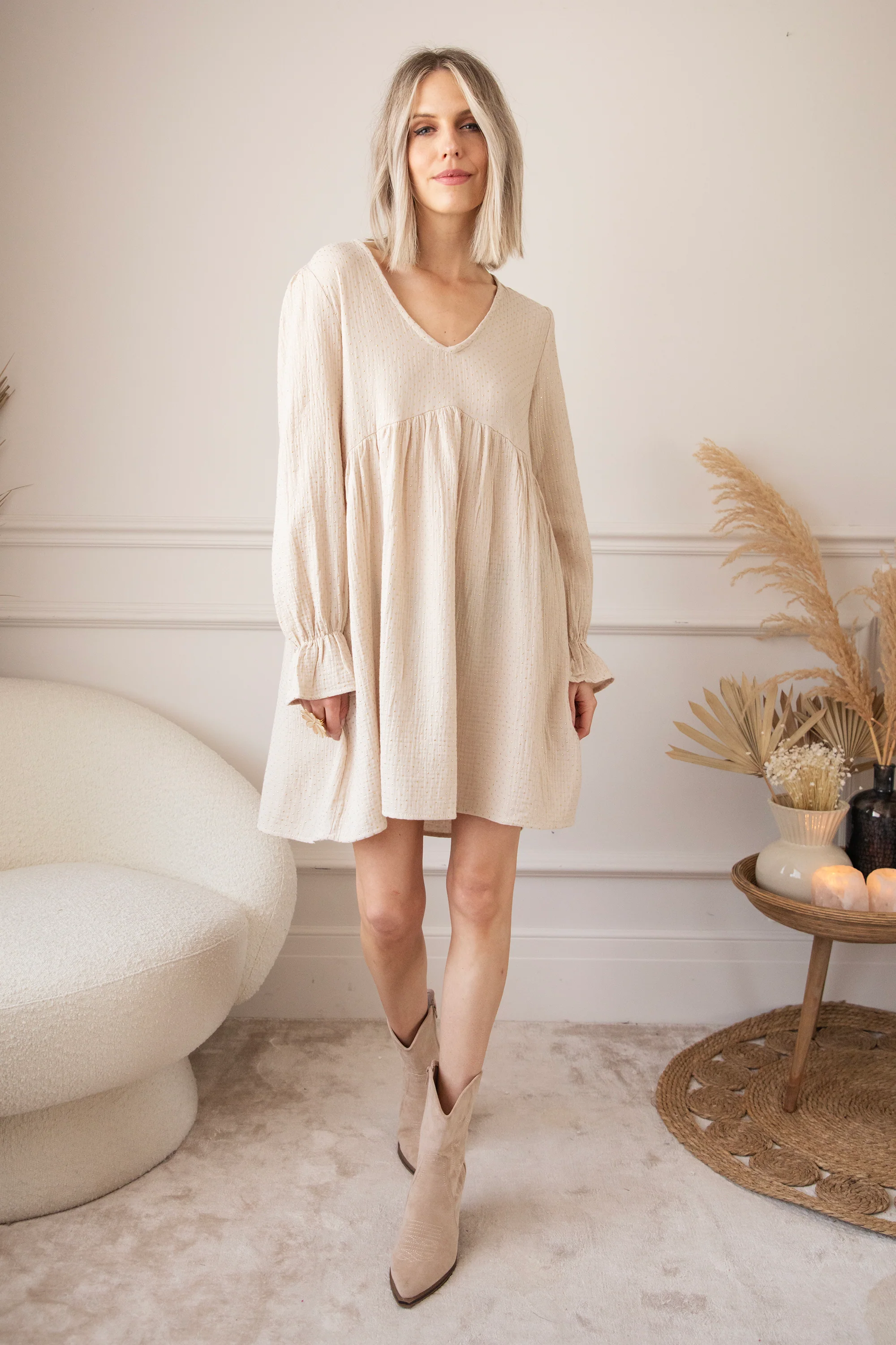 Shine Like Gold Beige - Jurk - Image 6