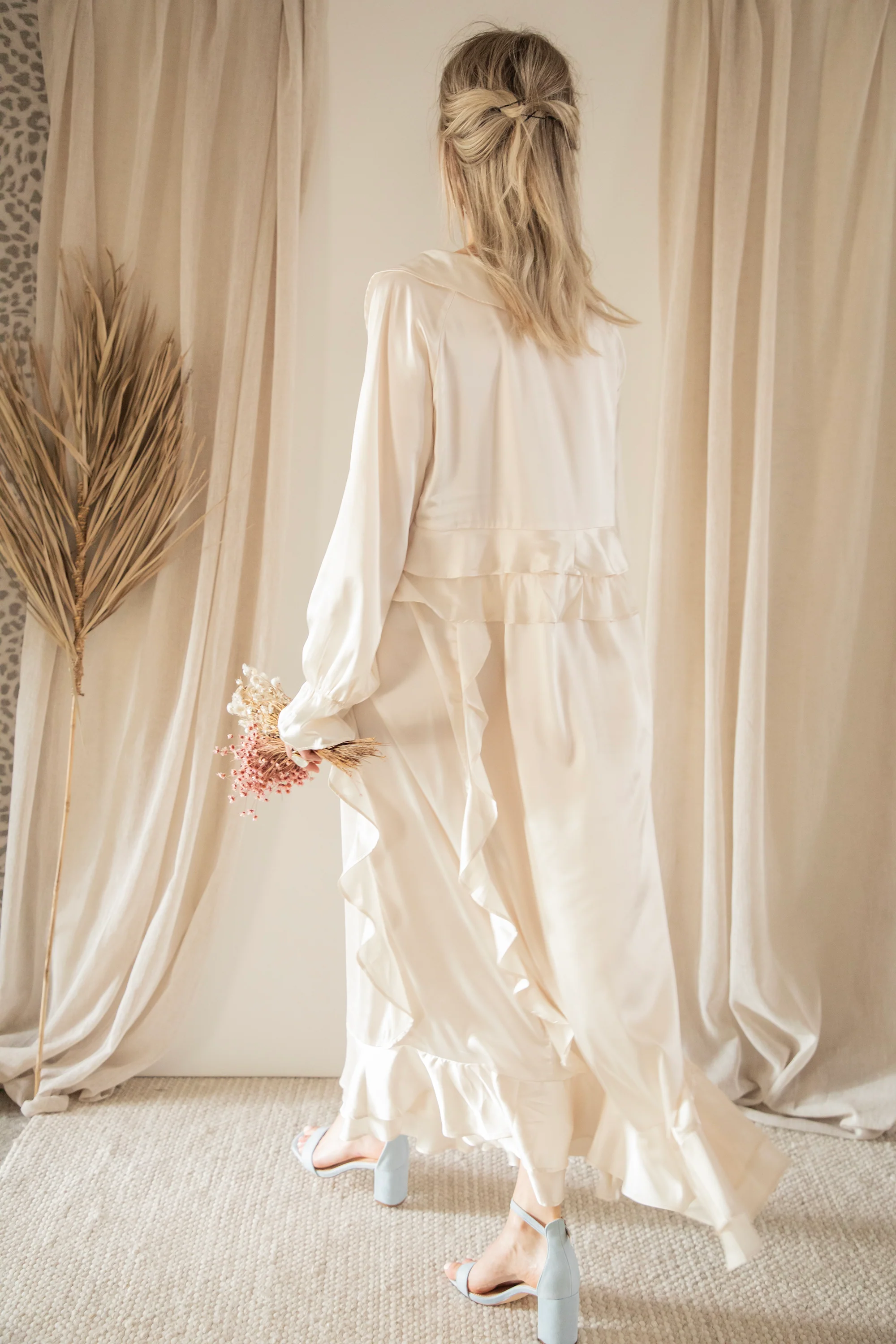 Sidona Satin Beige - Maxi Jurk - Image 5