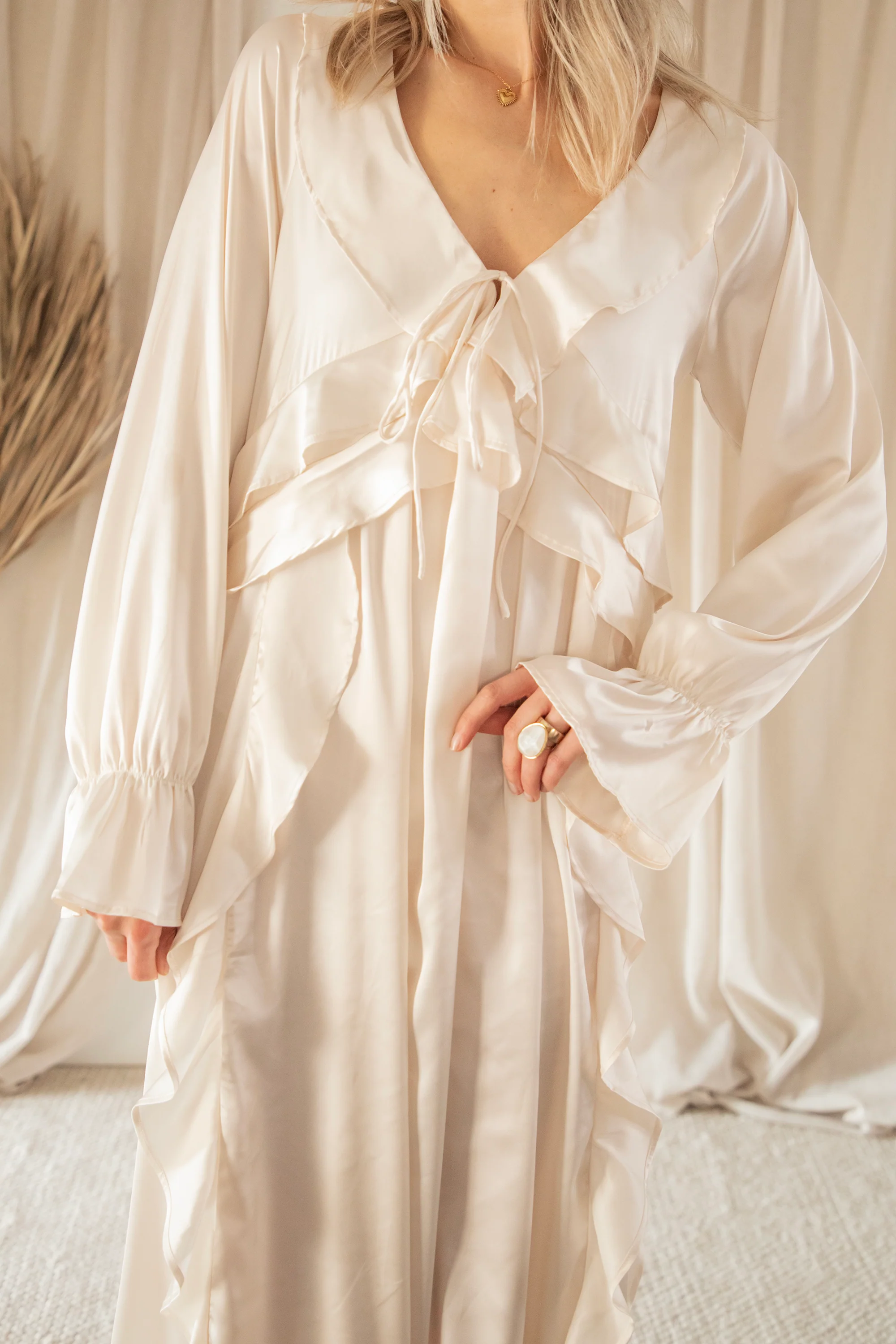 Sidona Satin Beige - Maxi Jurk - Image 9