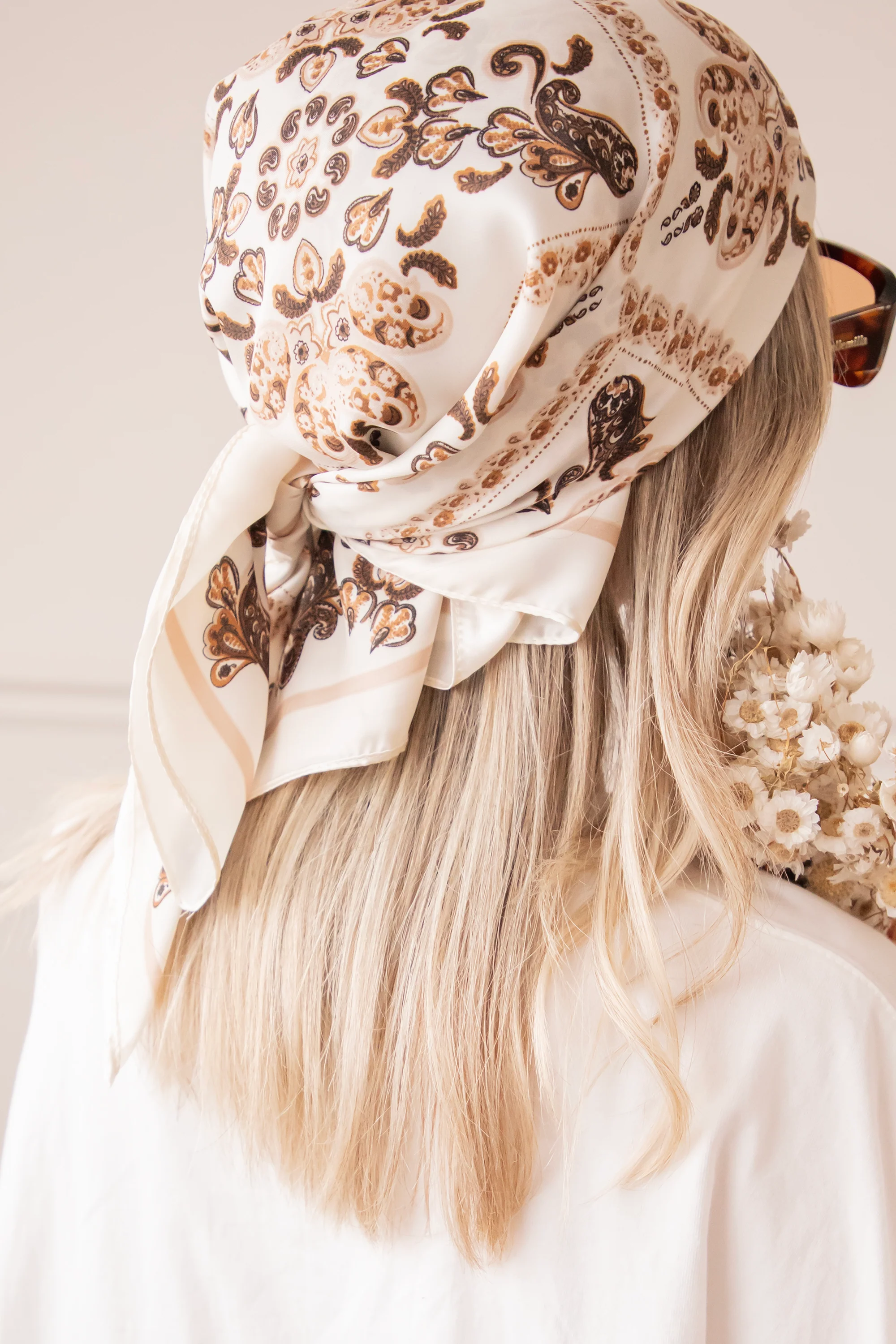 Silky Paisley Off White/Brown - Sjaal - Image 6