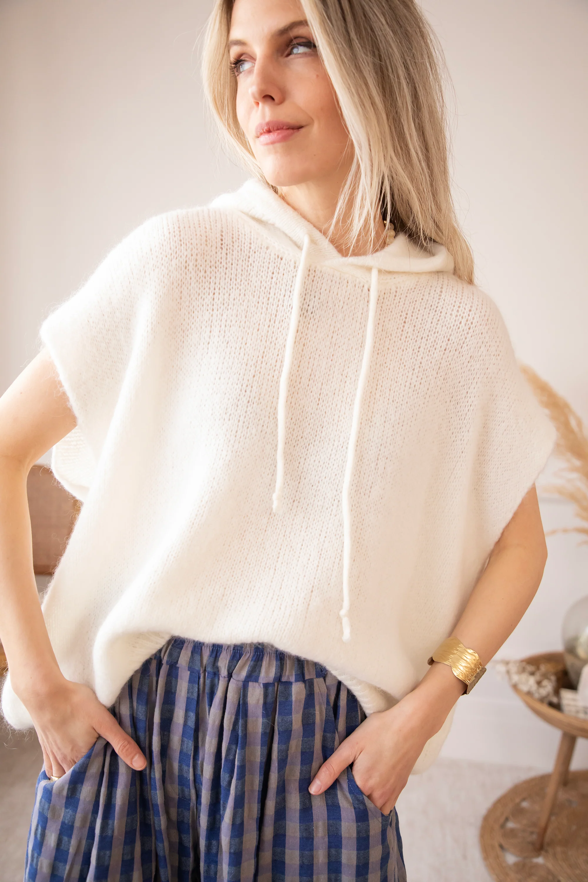 Sleeveless Ease Beige - Trui - Image 2