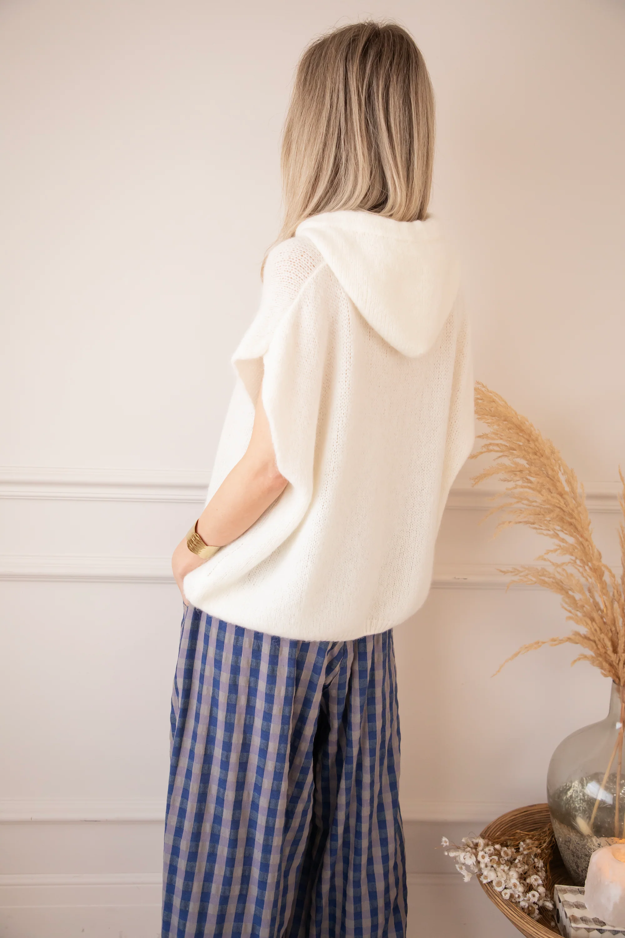 Sleeveless Ease Beige - Trui - Image 3
