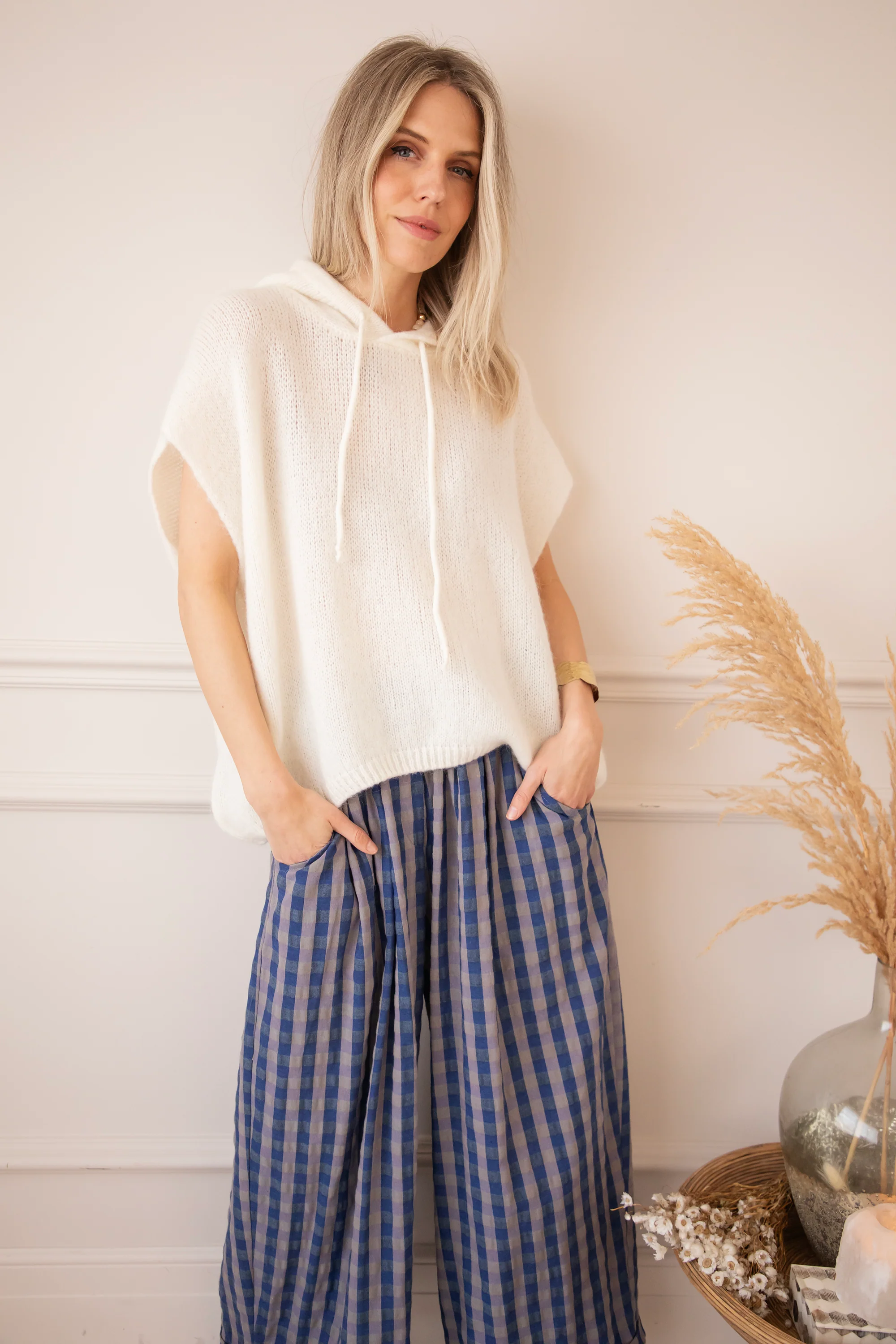 Sleeveless Ease Beige - Trui - Image 4