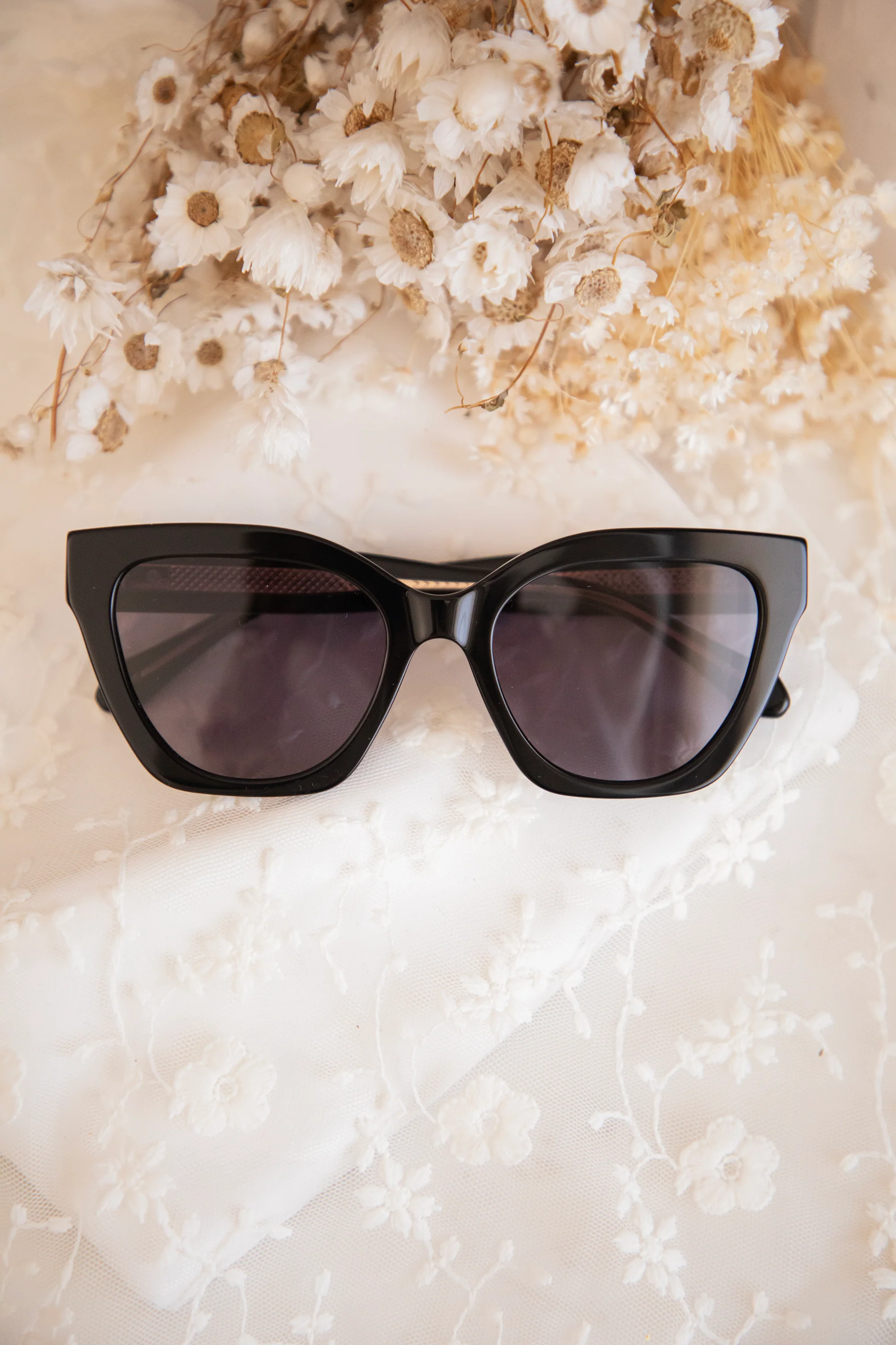 Suri Black - Zonnebril - Image 2