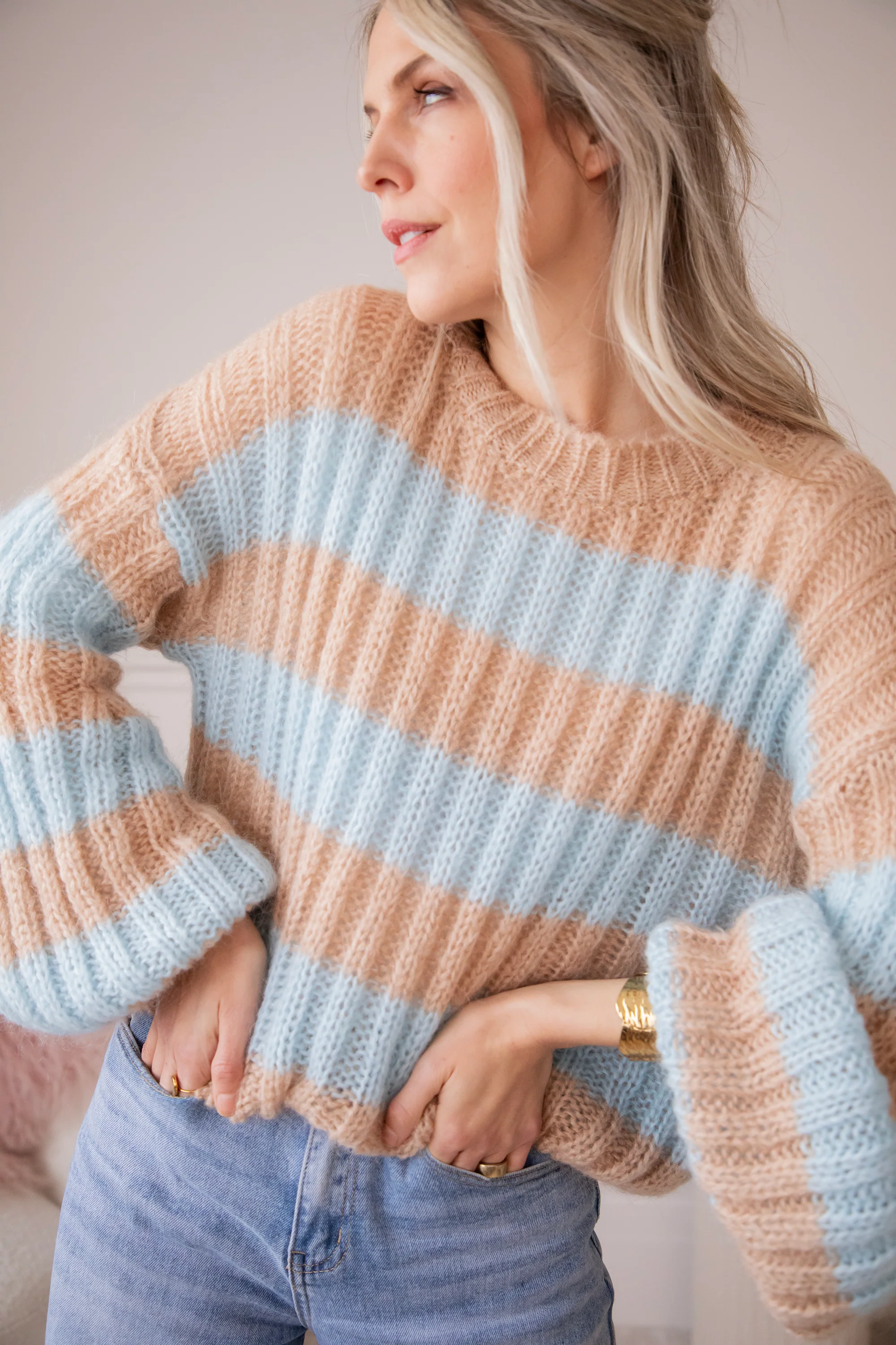 Sweet Softness Camel/Baby Blue - Trui - Image 11