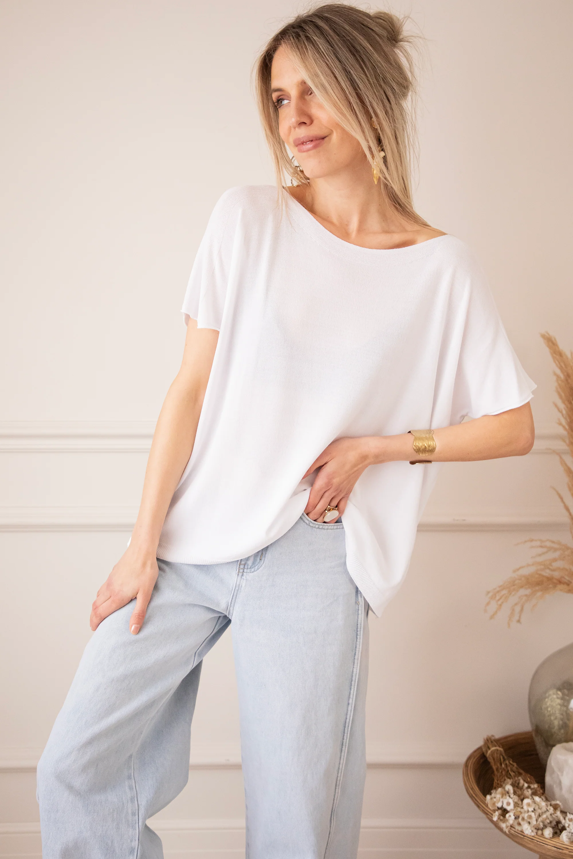 Yuna White - T-Shirt - Image 2