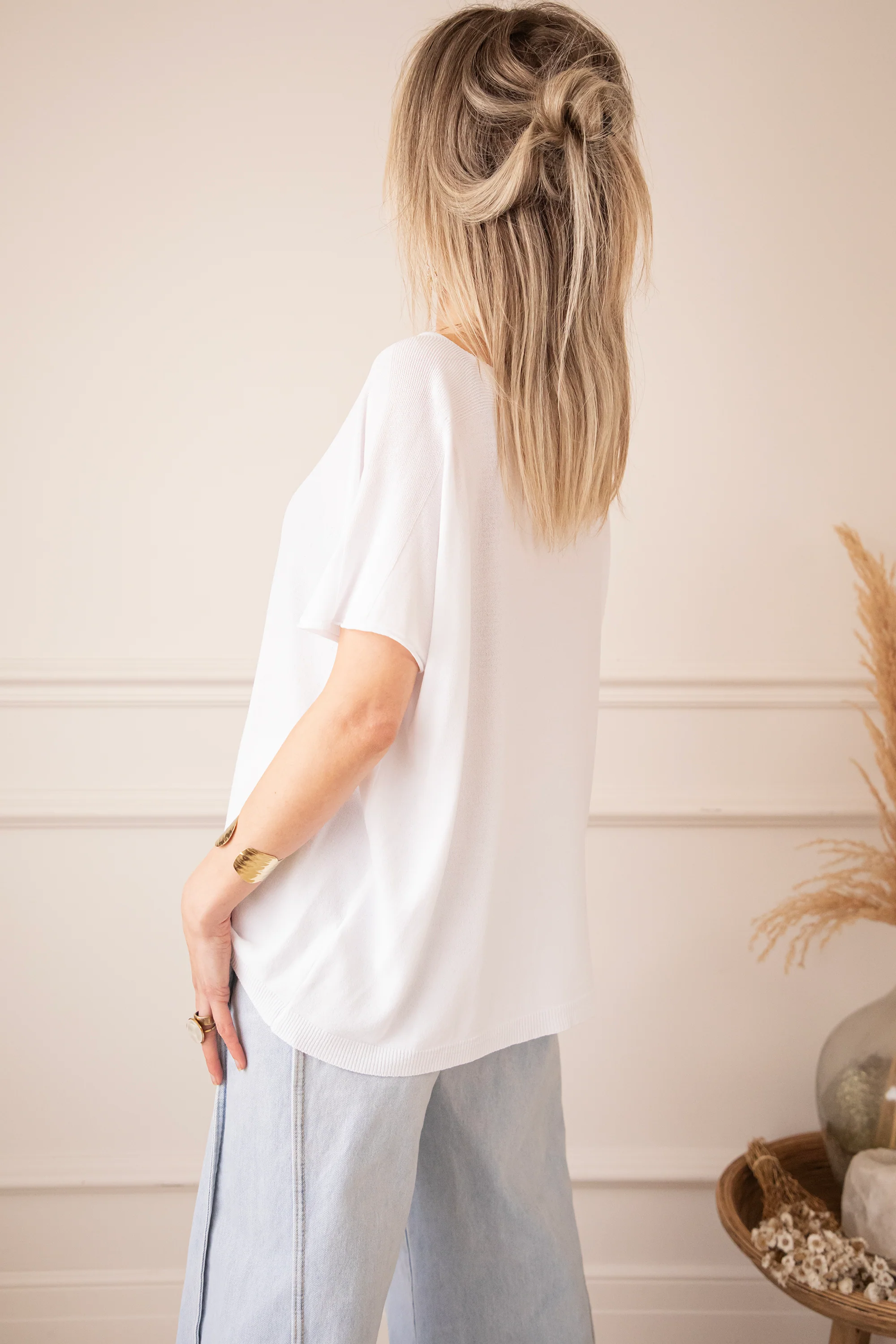 Yuna White - T-Shirt - Image 4